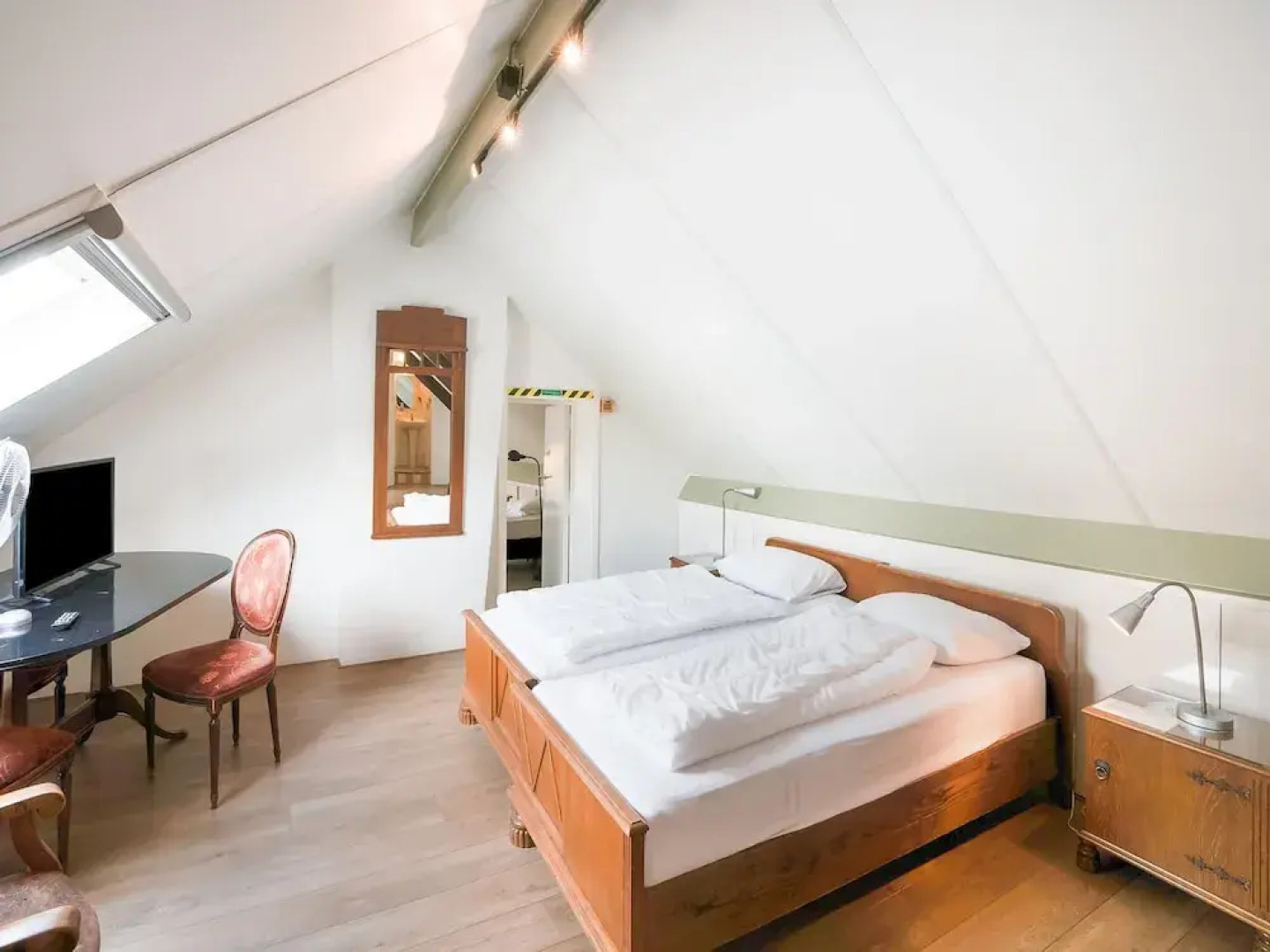 Voeren Mansion With Garden