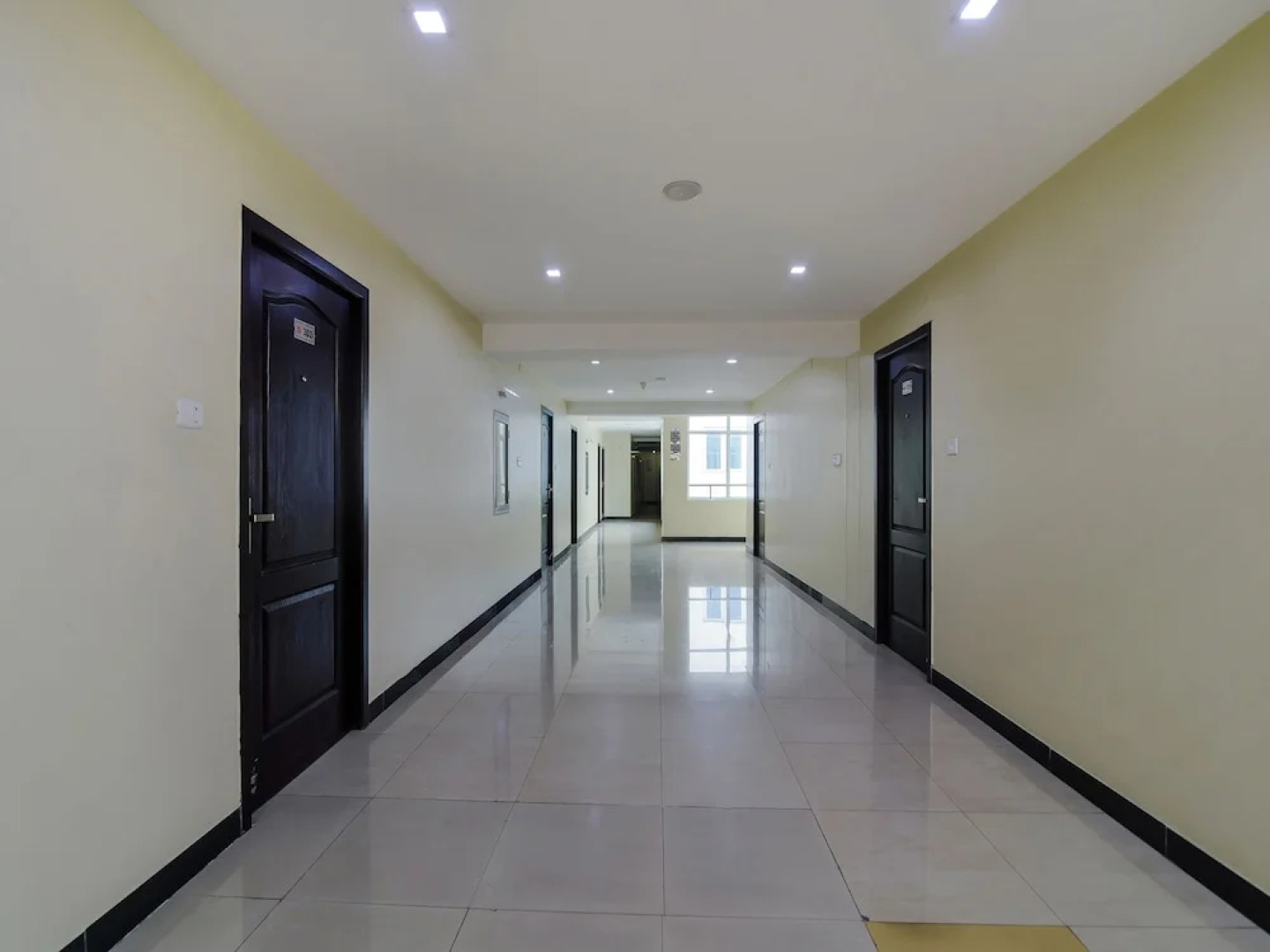 Oyo 11563 Shiva Grand Inn