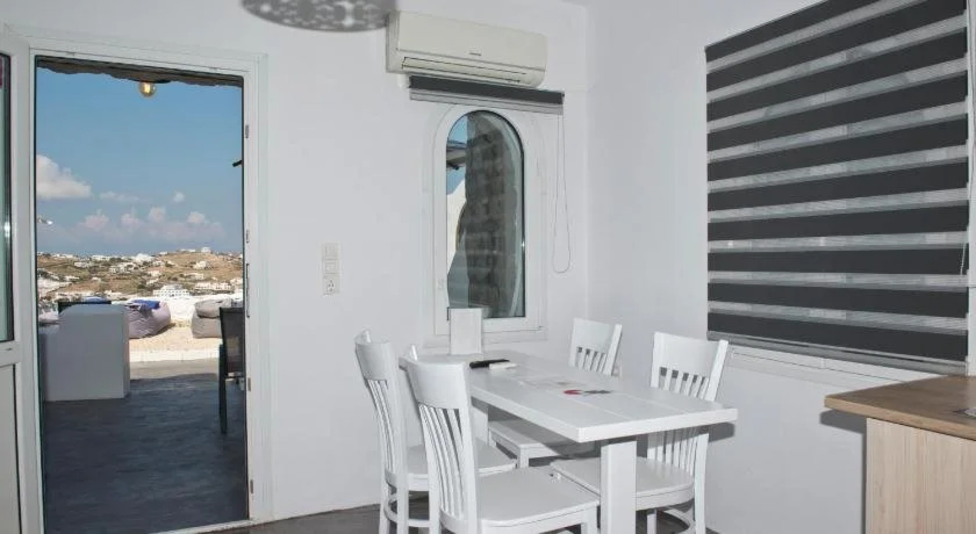 Anixi Lounge Suites - Adults Only