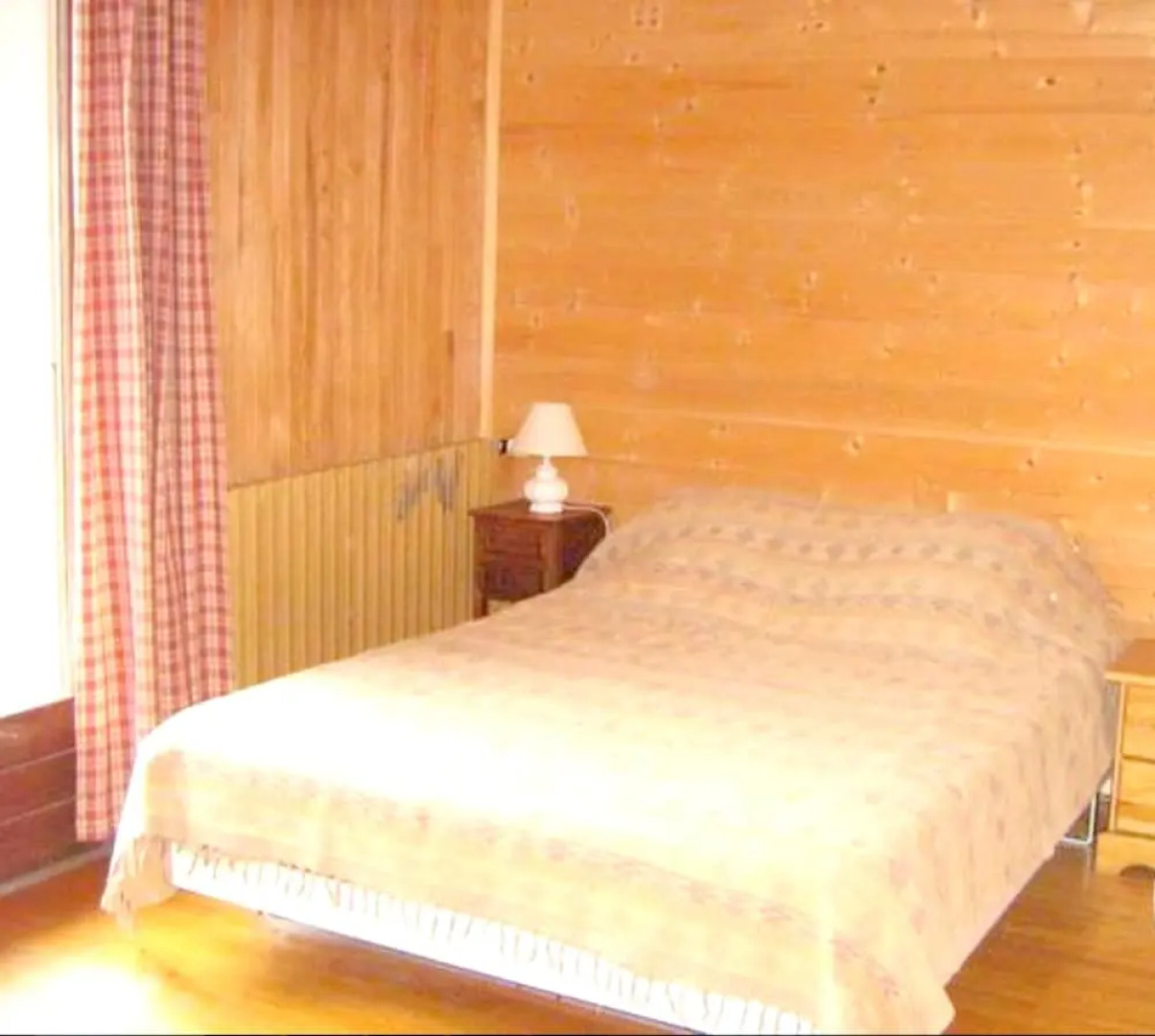 Chalet With 3 Bedrooms in La Léchère, With Wonderful Mountain View and Furnished Garden