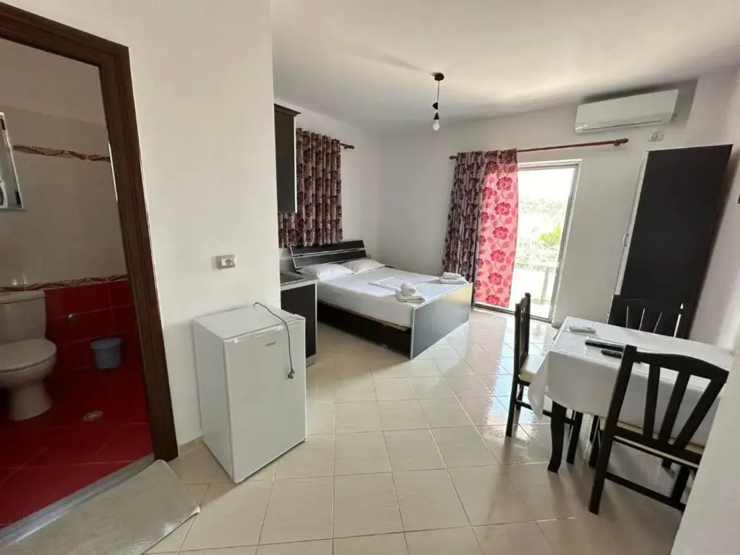 Esmeralda Hotel  Restaurant