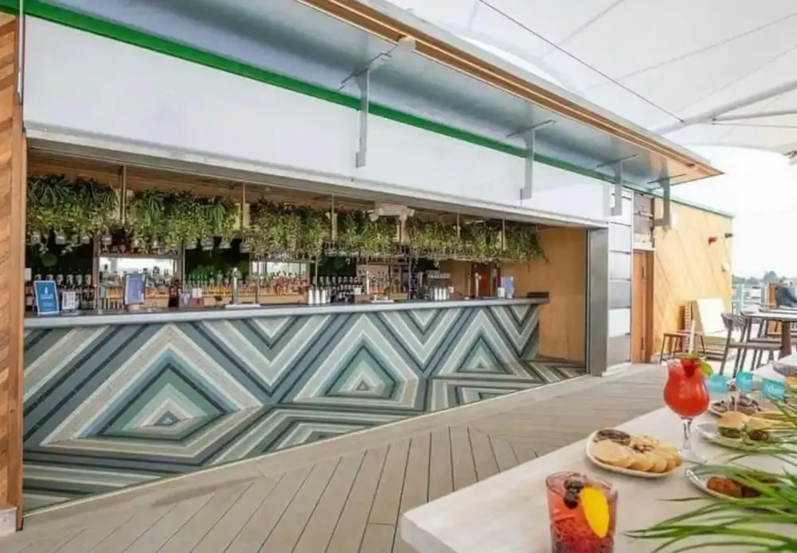 Tattershall Lakes Luxury Hot Tub Retreat