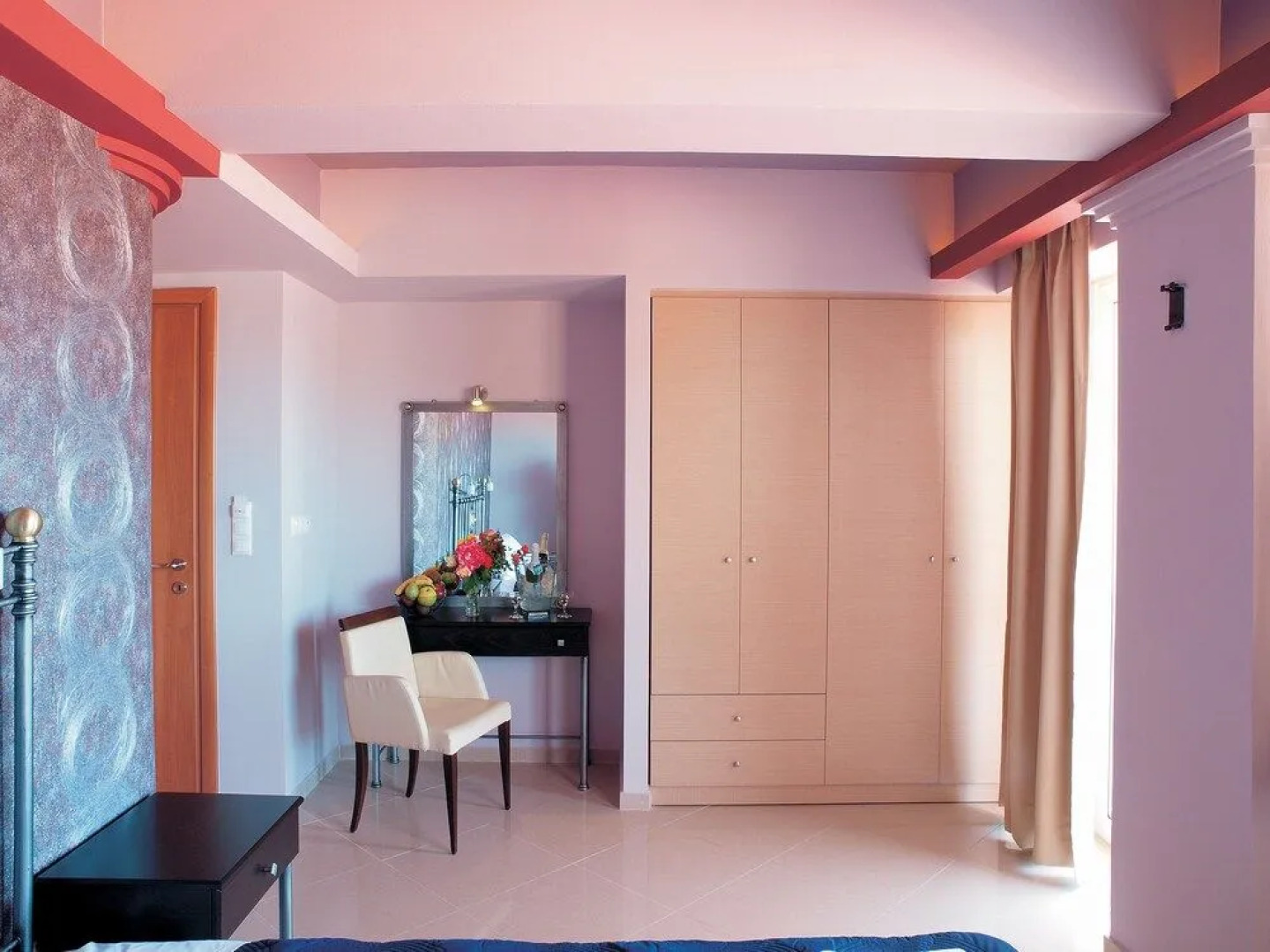 Niriides Beach Hotel