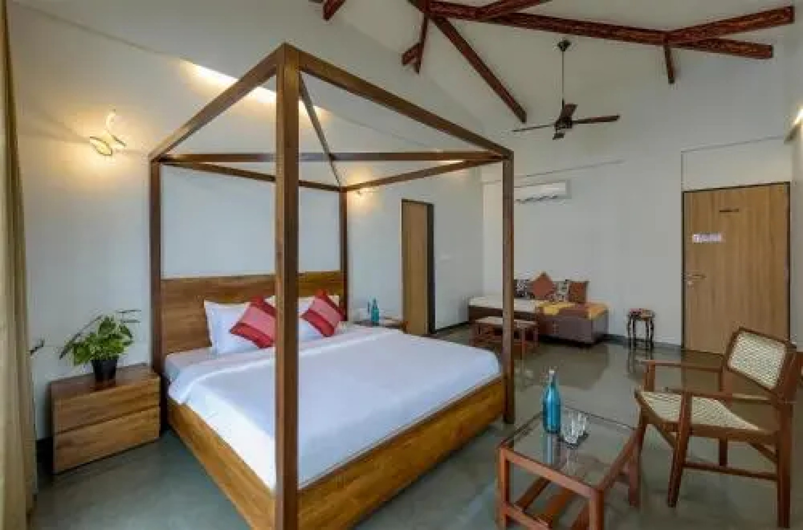 SaffronStays Falcon Hill, Lonavala - luxury villa with infinity pool near Lion's Point