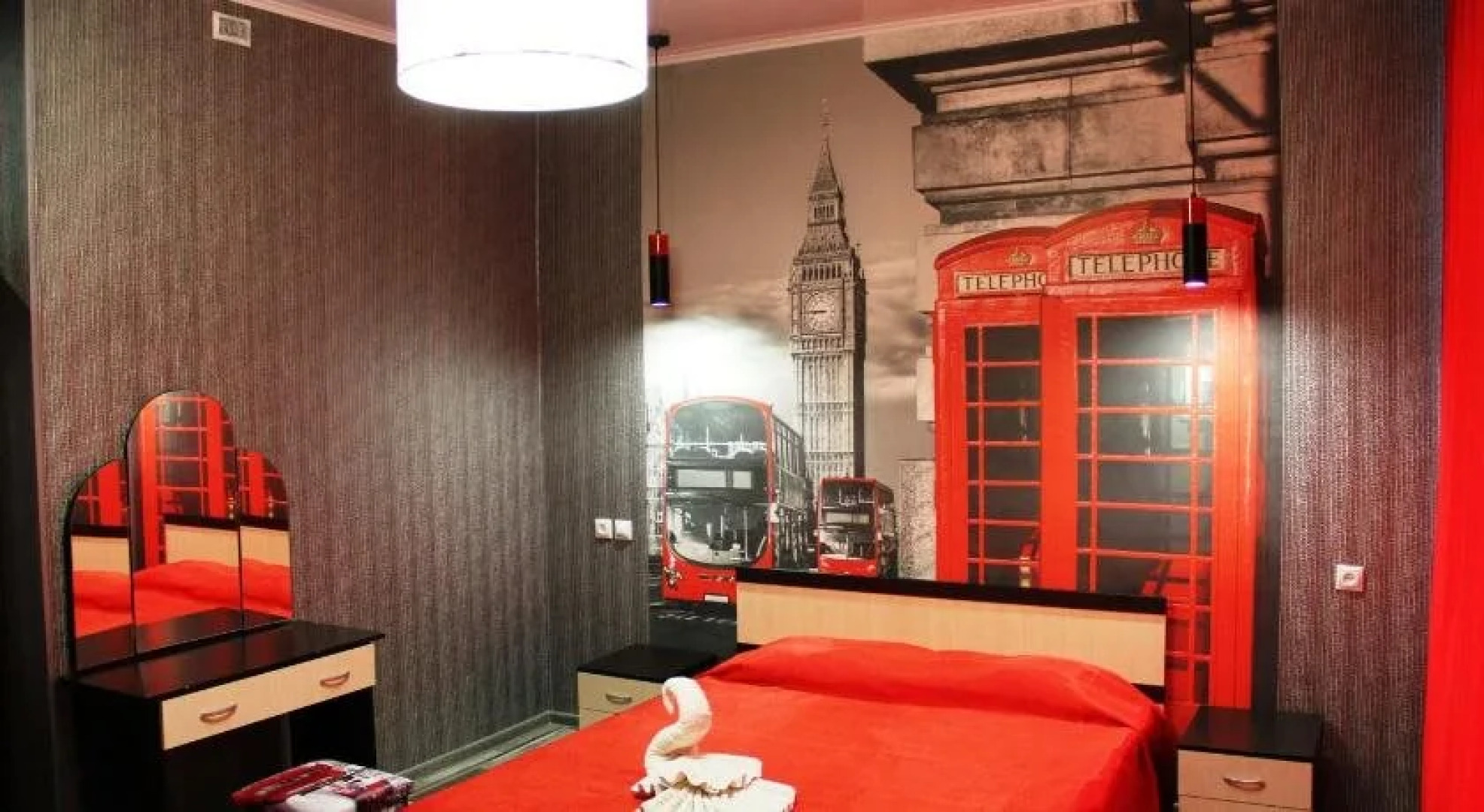 Oasis Hotel - Hostel
