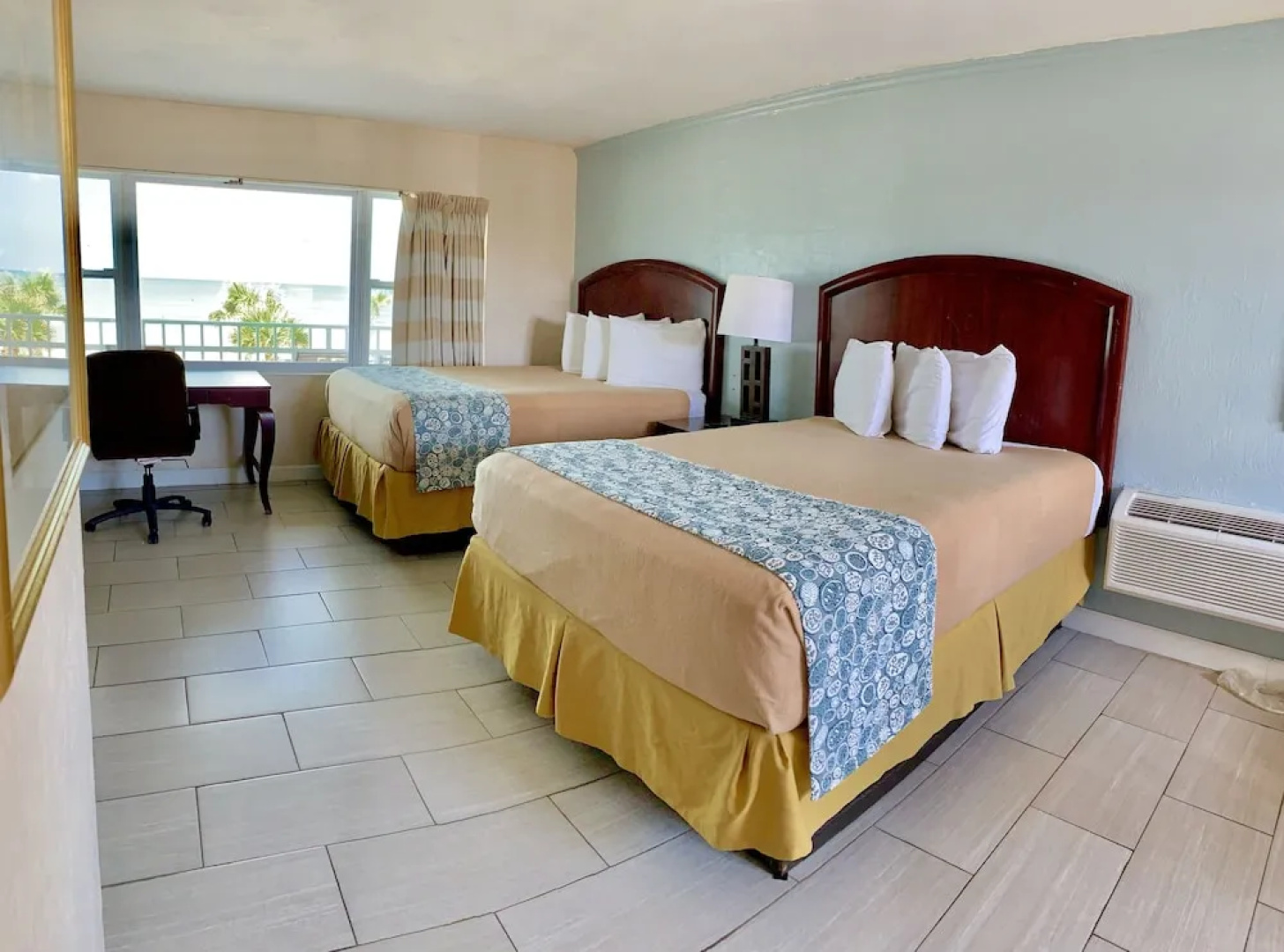 Sunrise Inn On The Beach