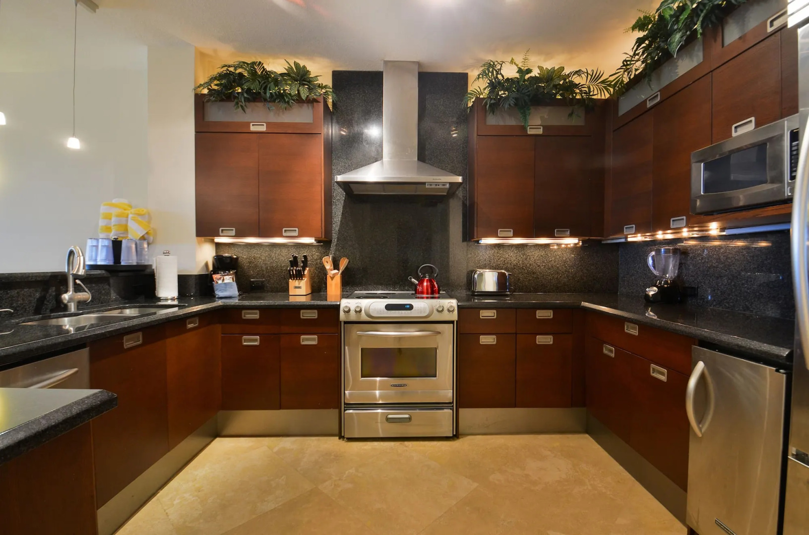 Mariner's Resort Villas & Marina