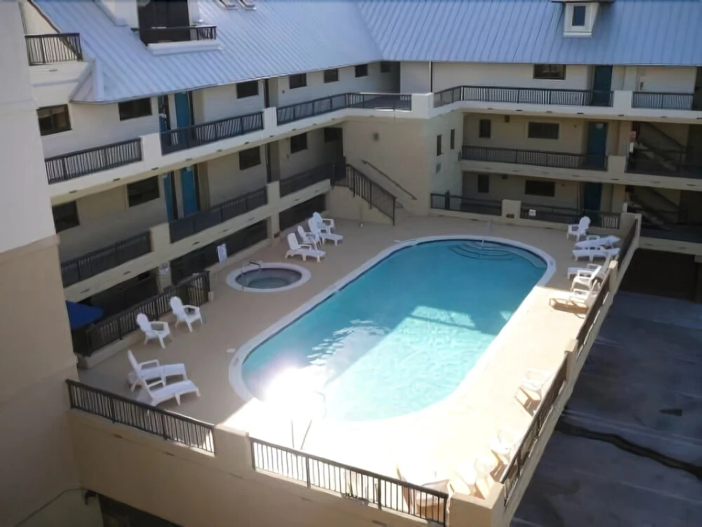 Club at Mexico Beach 1G Red Fish Blue Fish