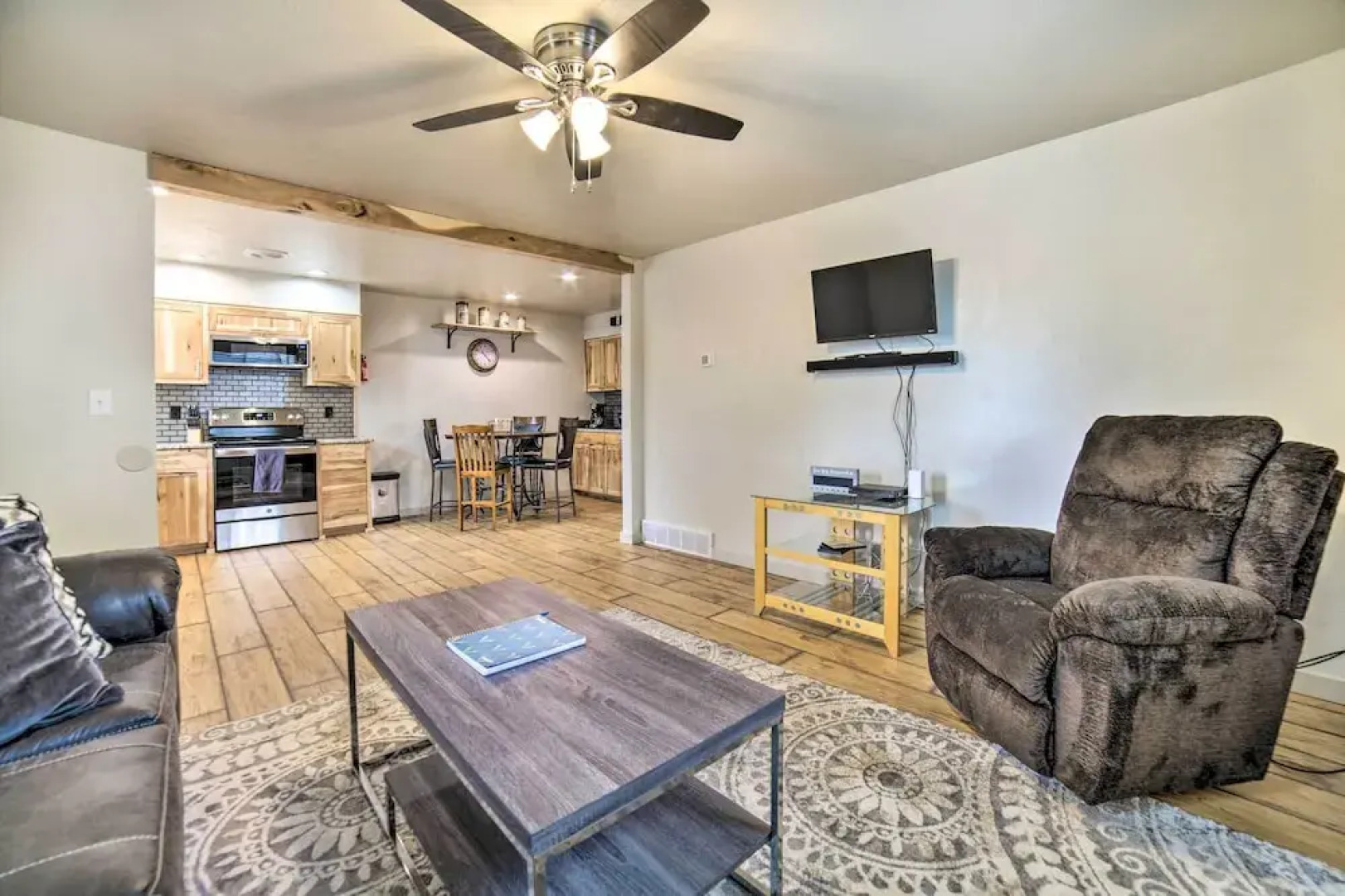 Cozy Townhome: Near Dtwn, Hospital & College!