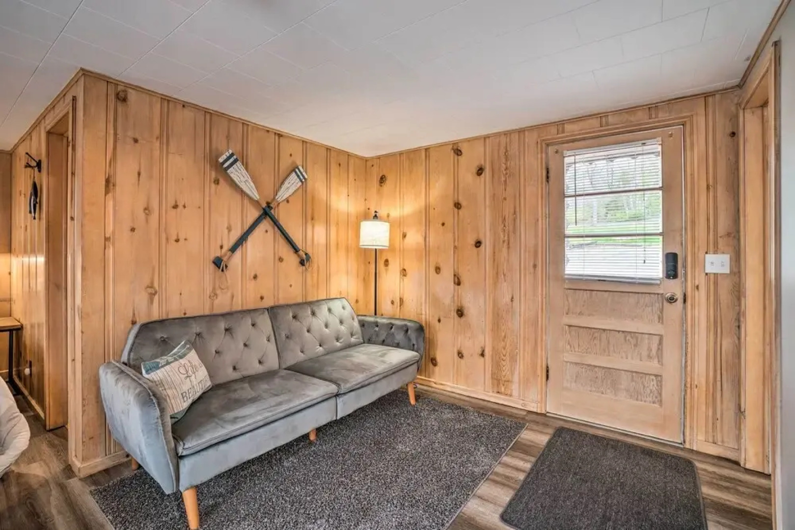 Quaint Table Rock Lake Hideout w/ Pool Access