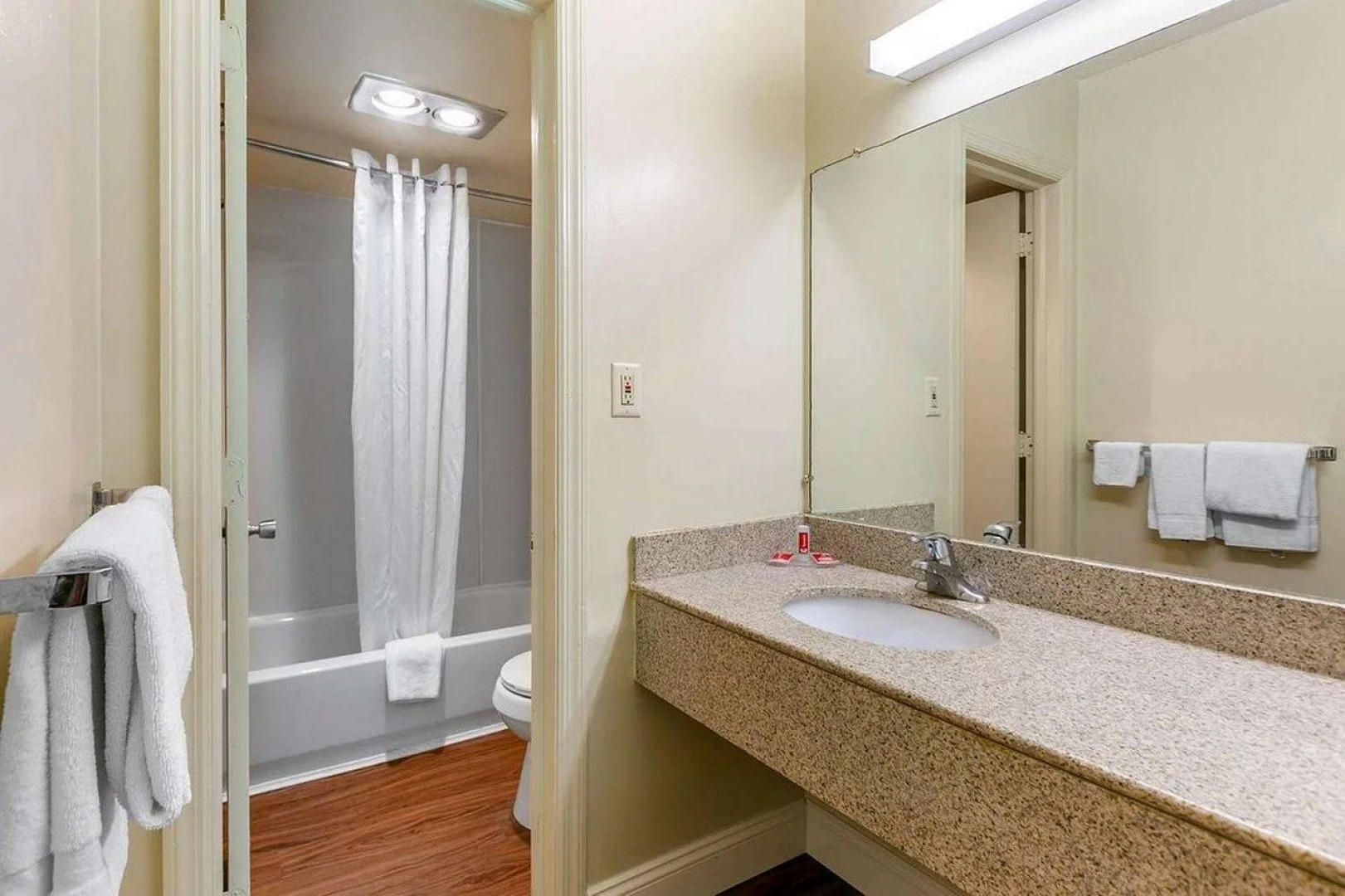 Econo Lodge Northeast