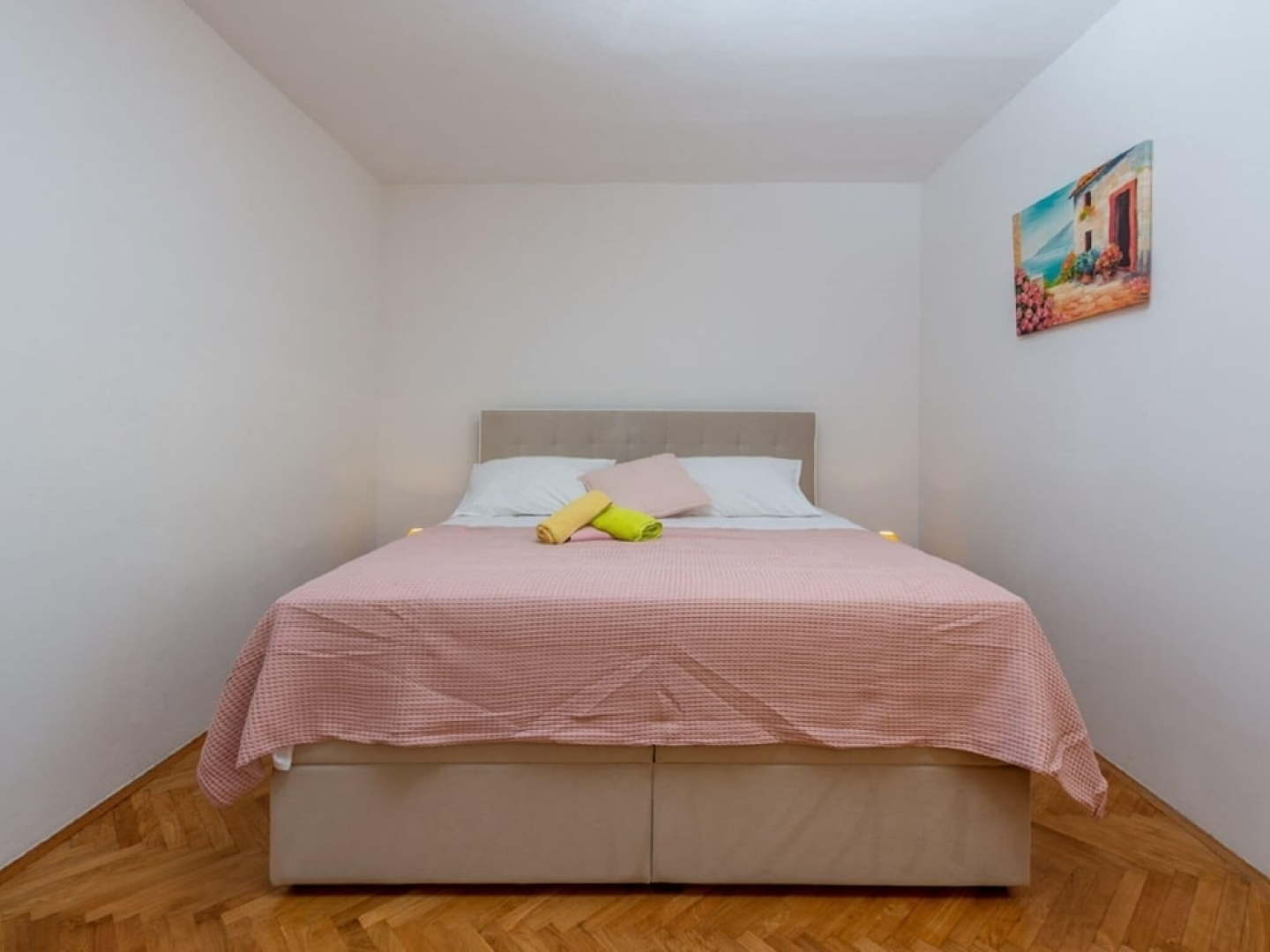 Large Home With Pool and Outdoor Kitchen, Near the Sandy Beach