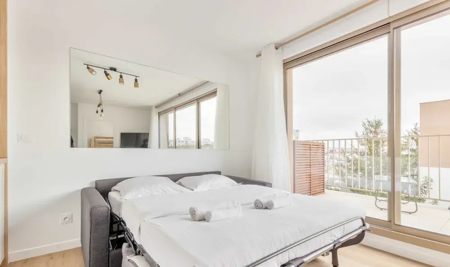 Pleasant Apt With Balcony-6p-close to Disney/paris