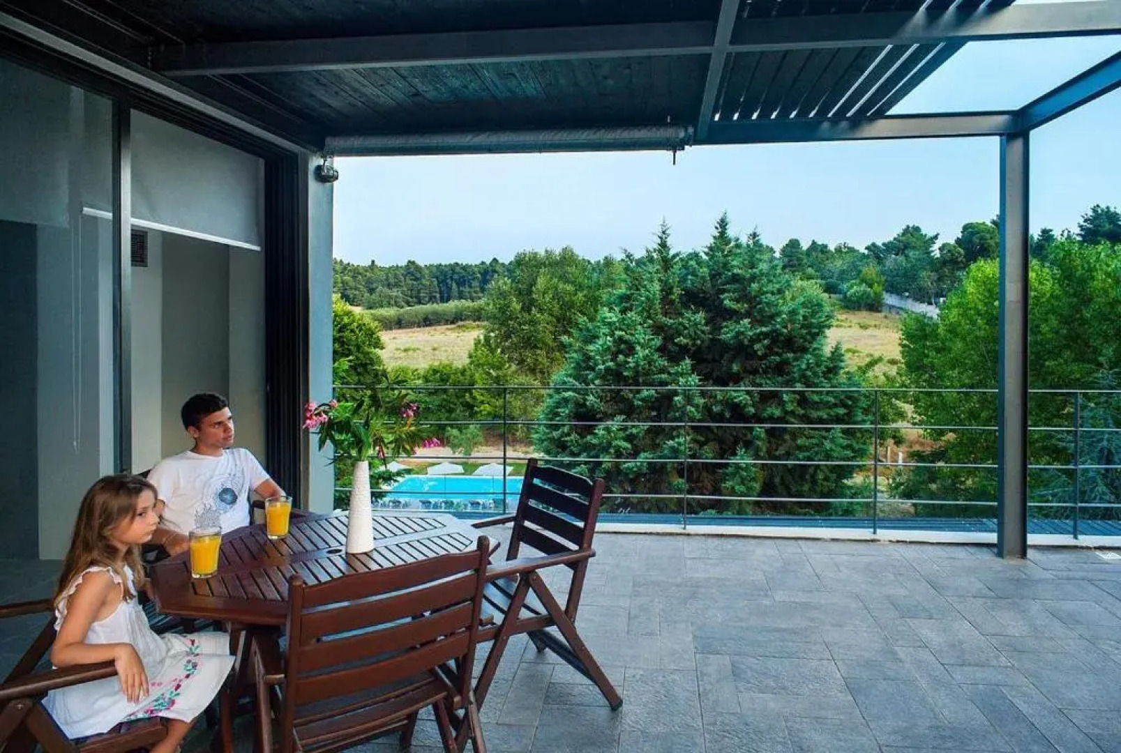 Sani More & Sani Woods