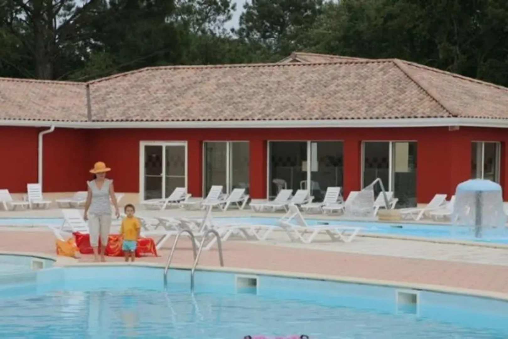 maisonnette 6 pers. dans résidence avec piscine