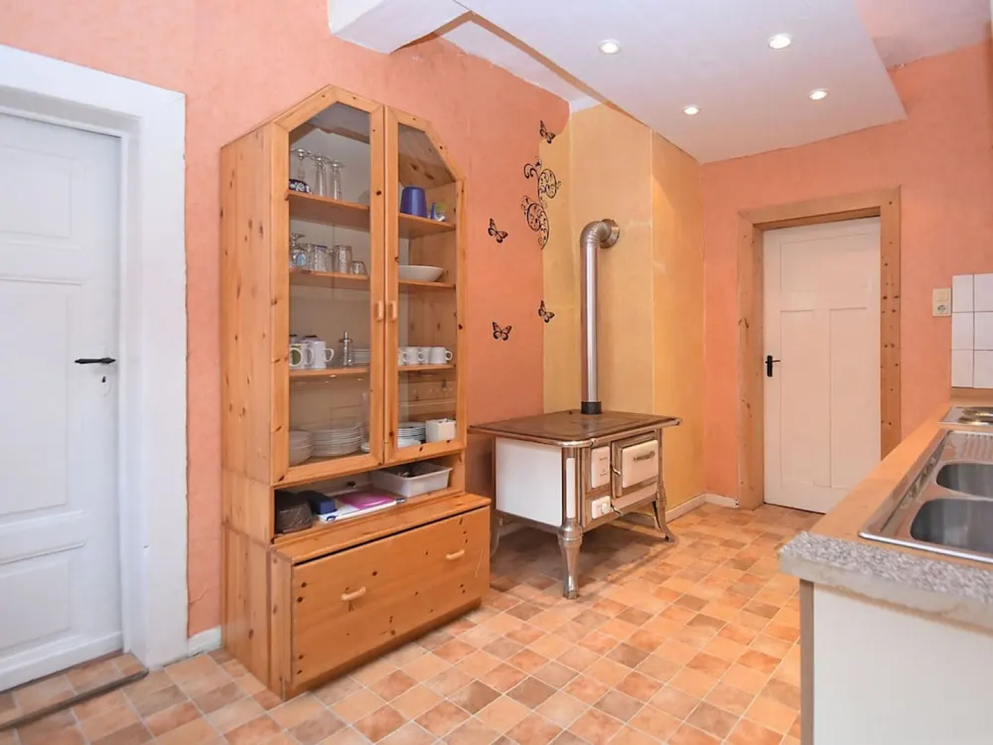 Contemporary Apartment in Bad Arolsen Hesse with private terrace and garden with barbecue