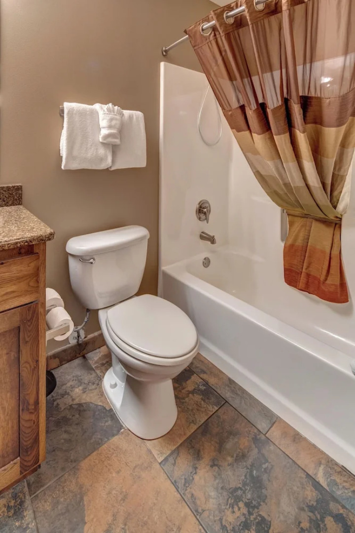 State Game Lodge & Resort