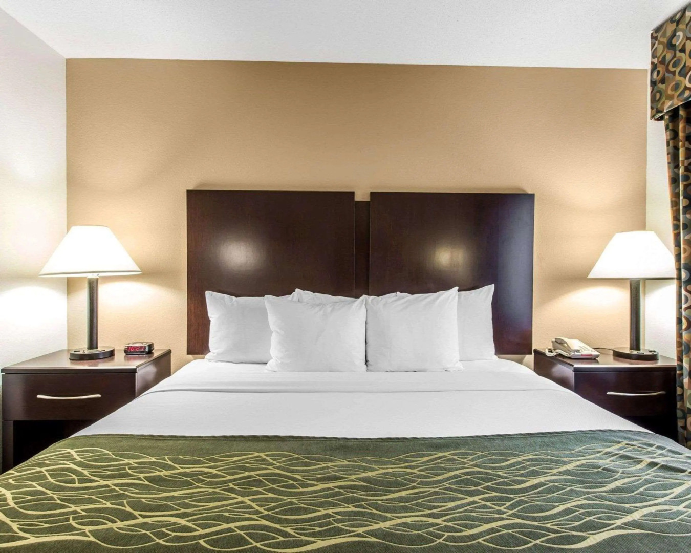 Comfort Inn & Suites - near Robins Air Force Base Main Gate