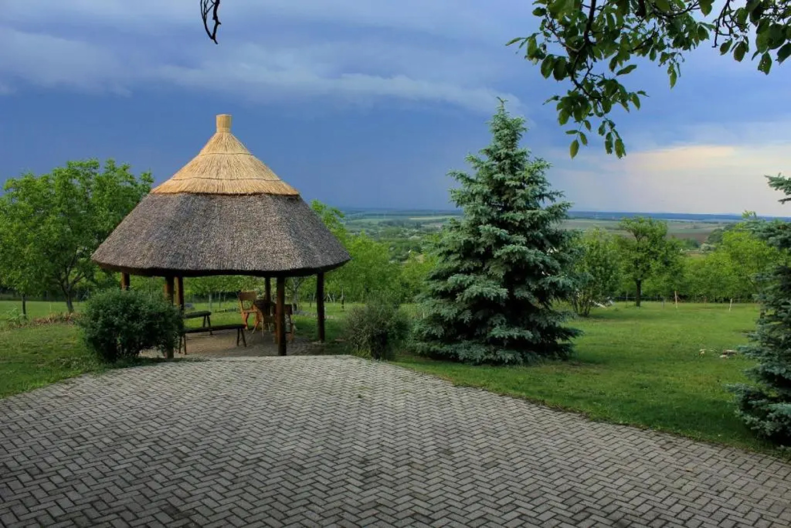 Dióliget - Diófácska Présház