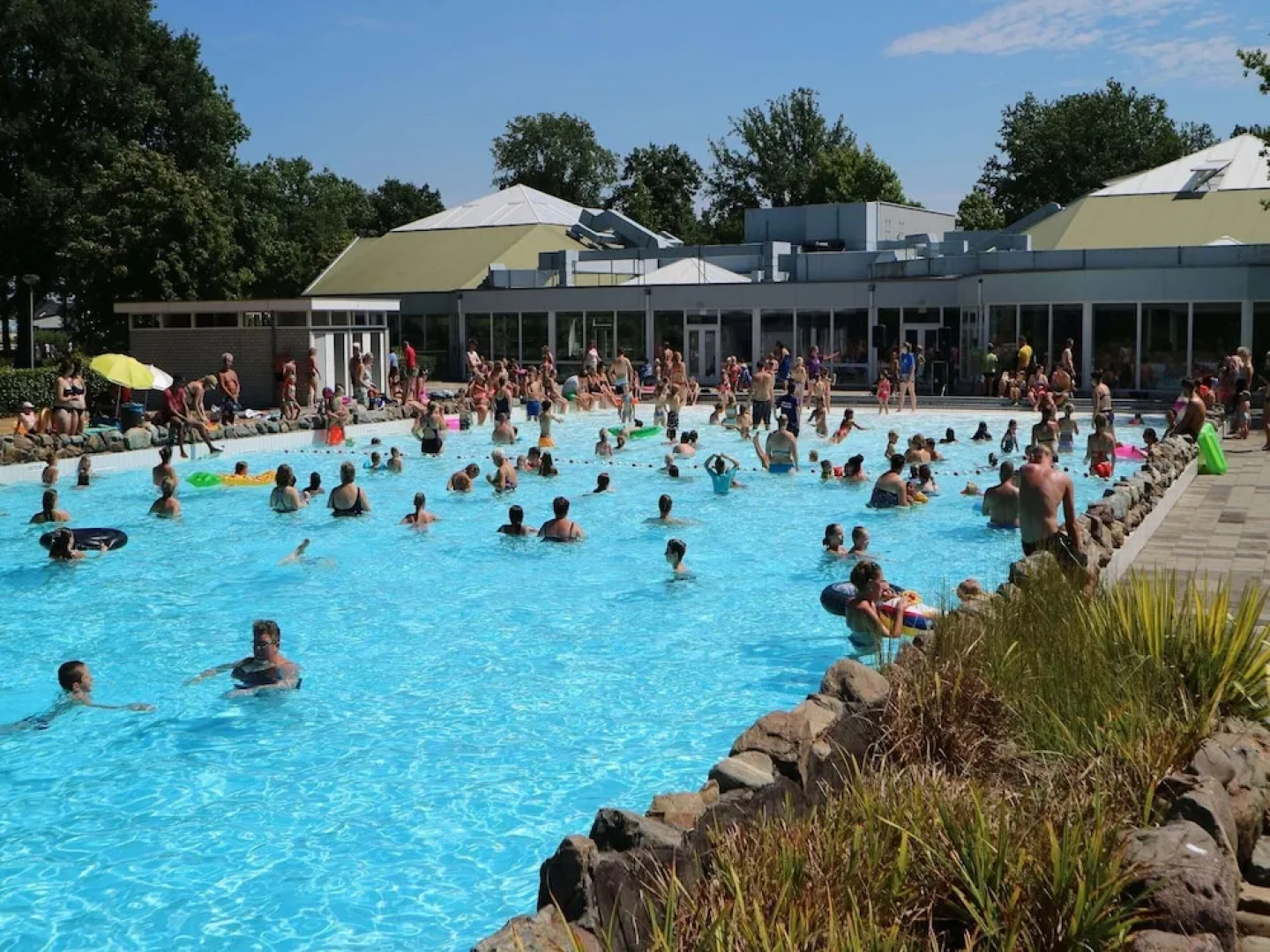 Nice Villa With Sauna and Bubble Bath in Limburg