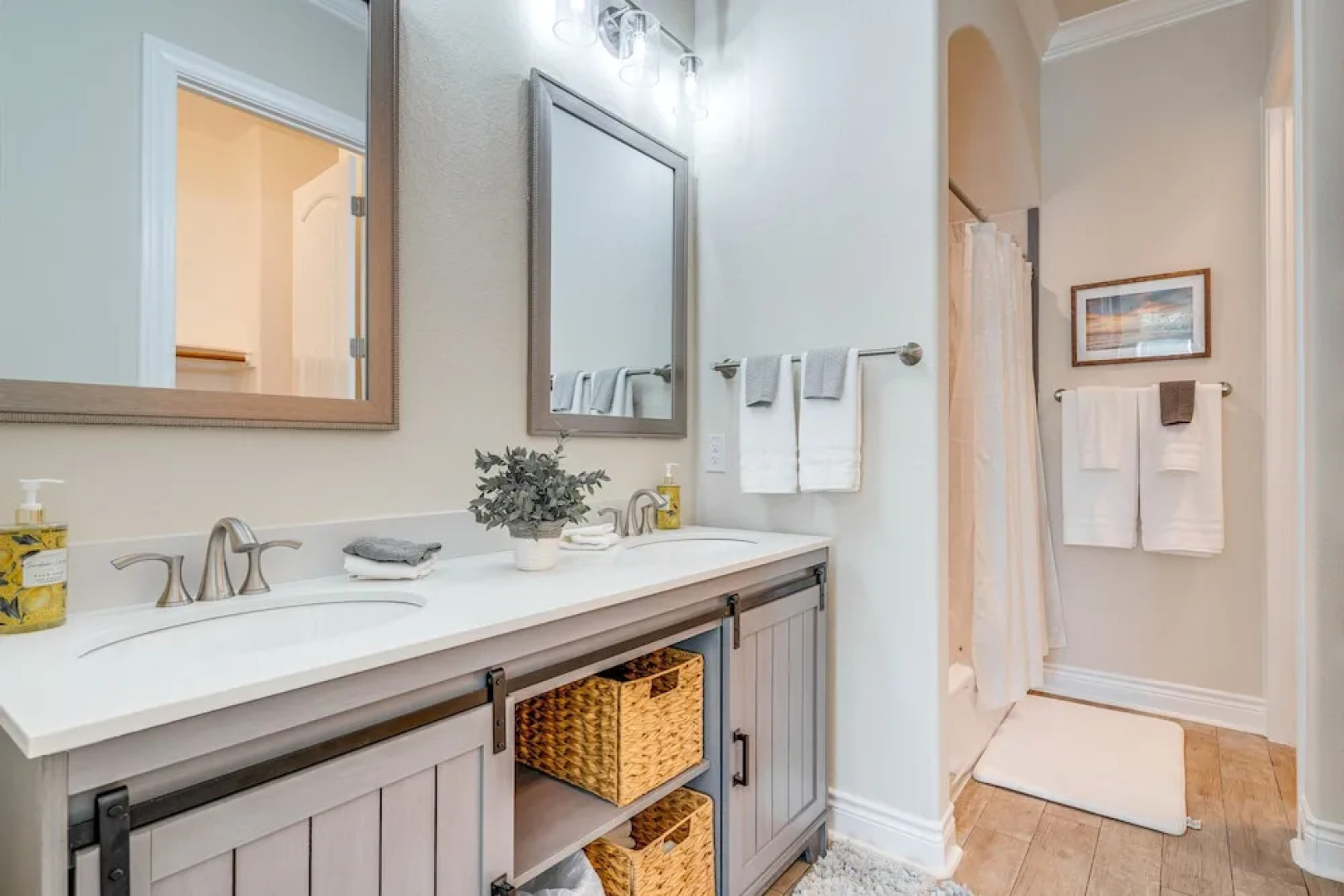 Idyllic Lago Vista Home < 1 Mi to Lake Travis!