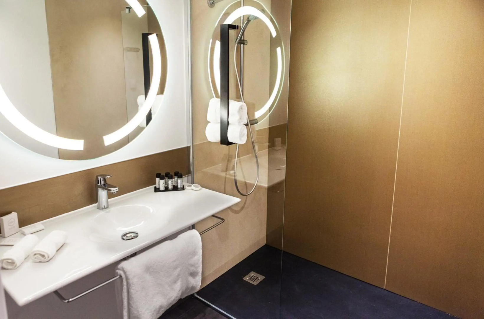 Kyriad Prestige Amiens Poulainville Hotel And Spa