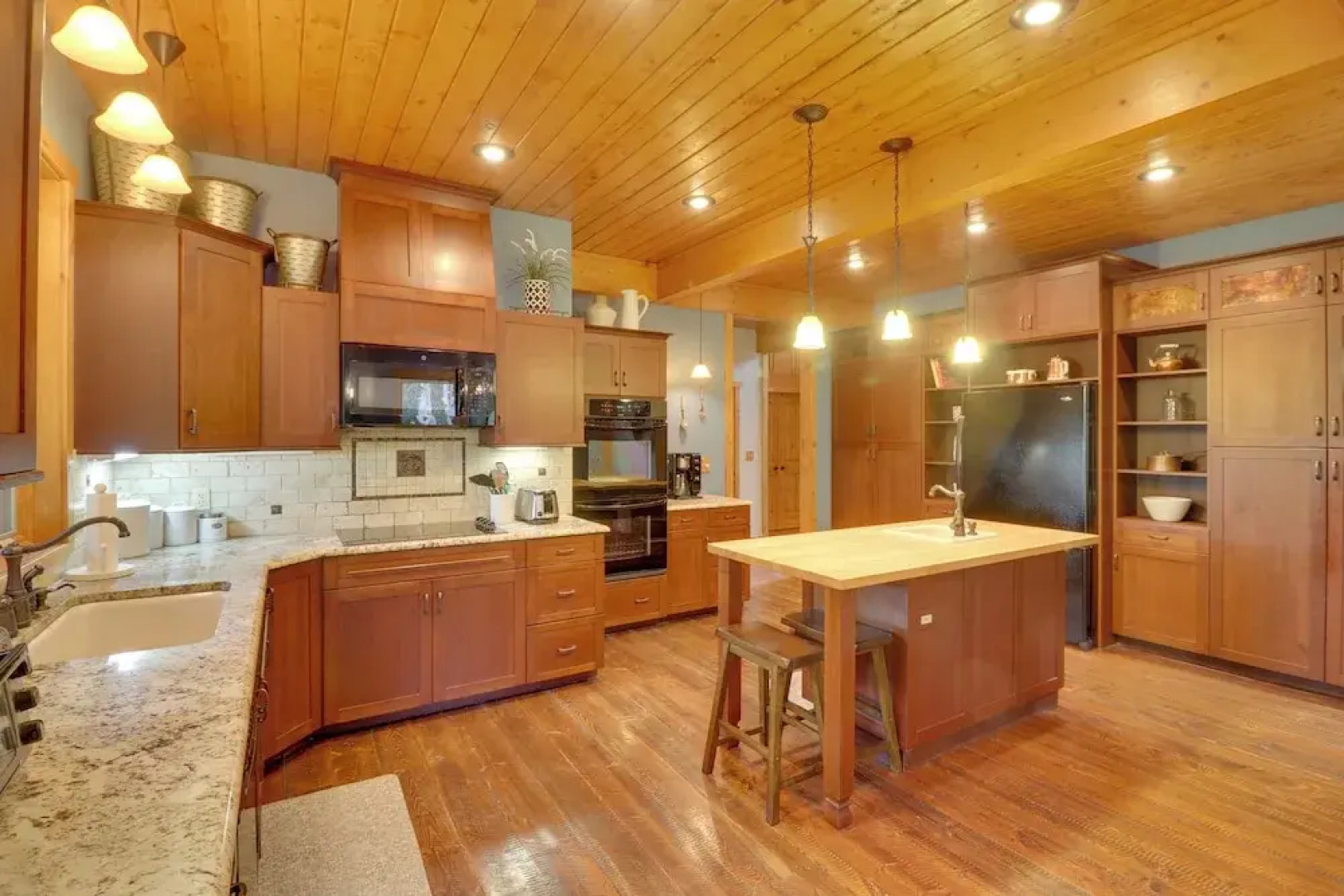 Enchanting Glacier Park Getaway by Flathead Lake!