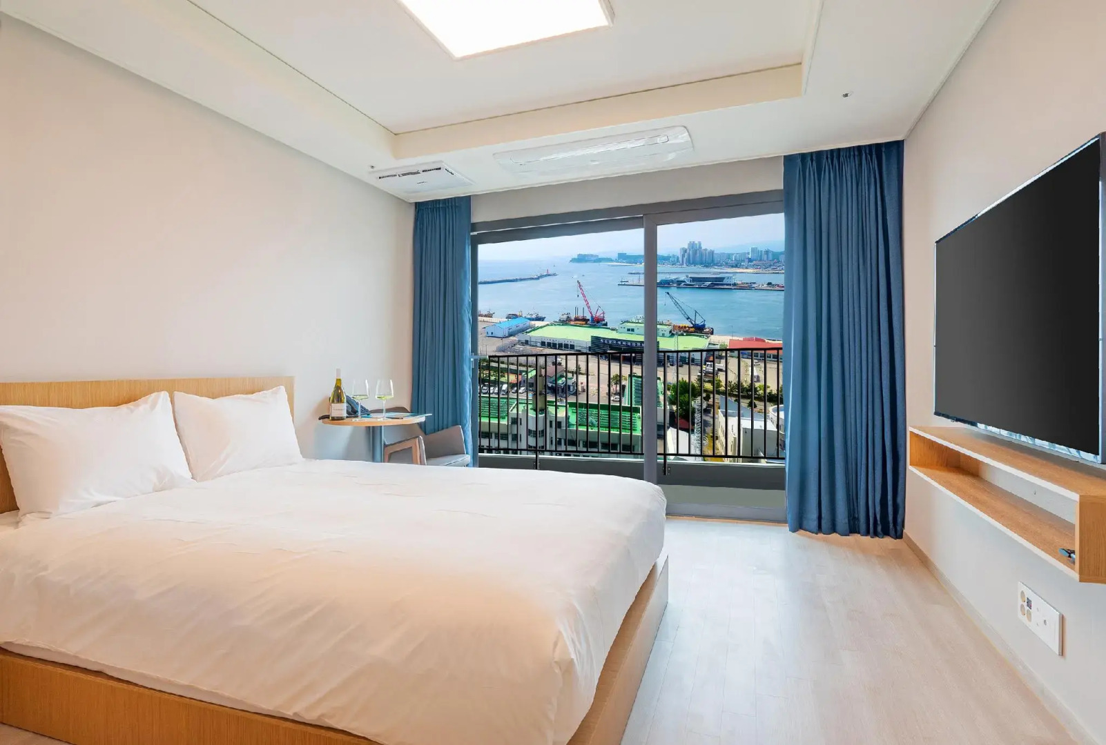 Sokcho I Park Suite Hotel and Resort
