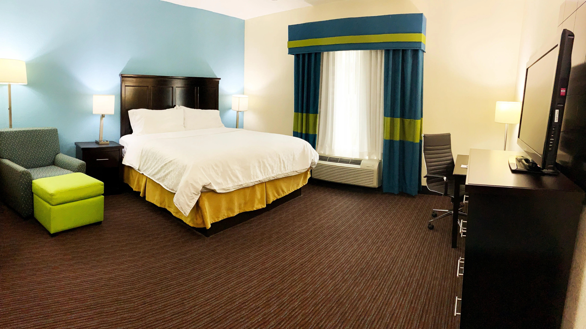 Holiday Inn Express Hotel & Suites Gainesville by IHG