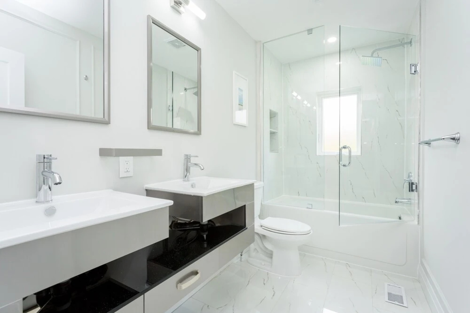 Stunning and Exclusive Home in Burlington