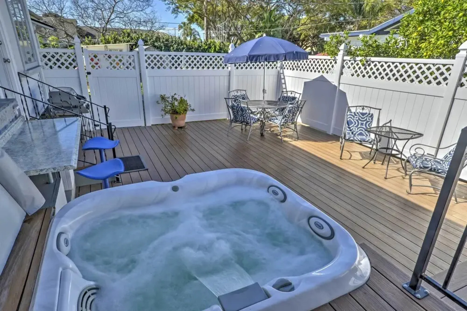 Carpinteria Apt w/ Hot Tub - 10 Min Walk to Beach!