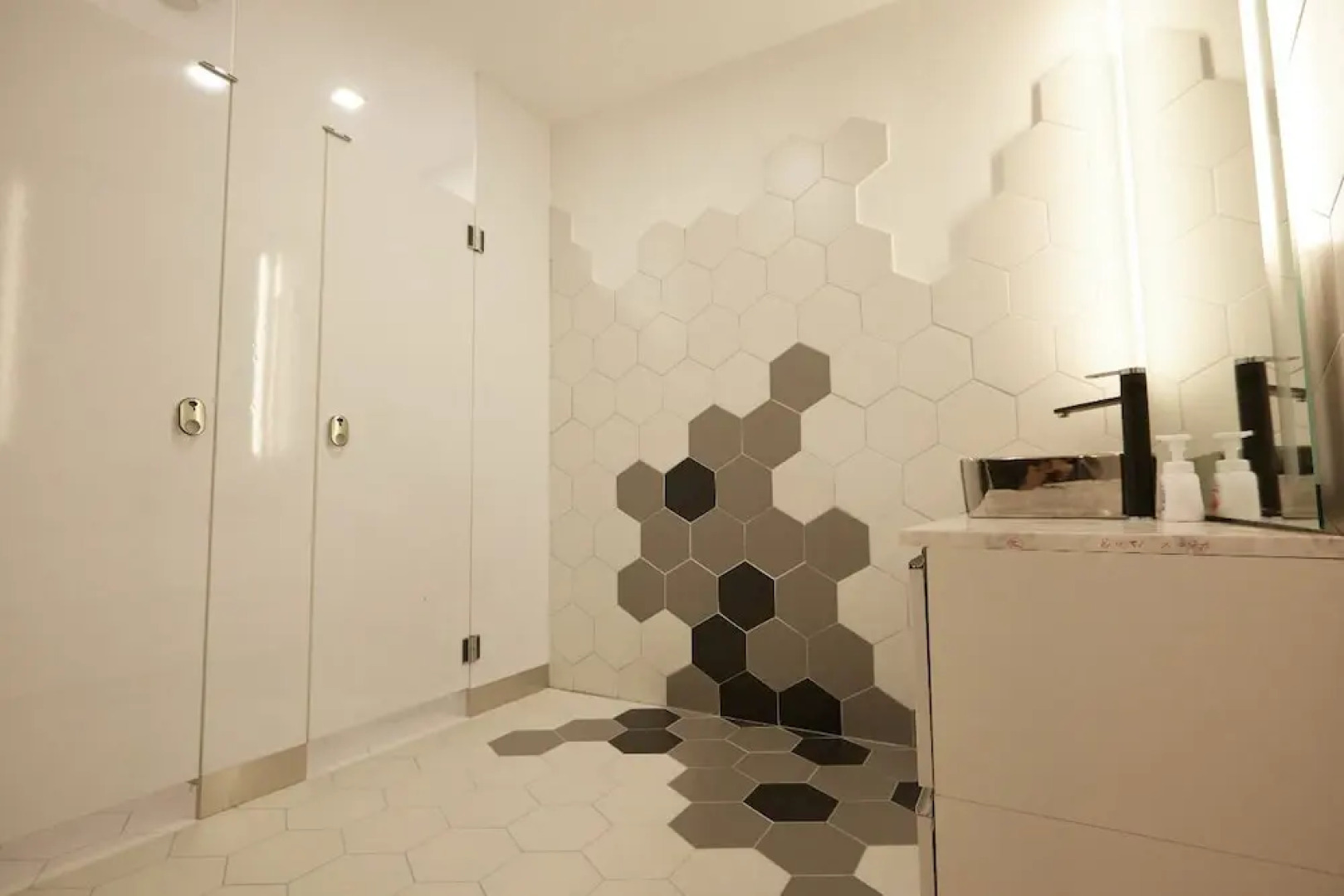 Haru Hotel & Guesthouse - Hostel