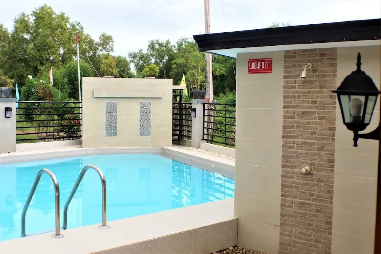 ZEN Rooms Greenfields Inn Bohol