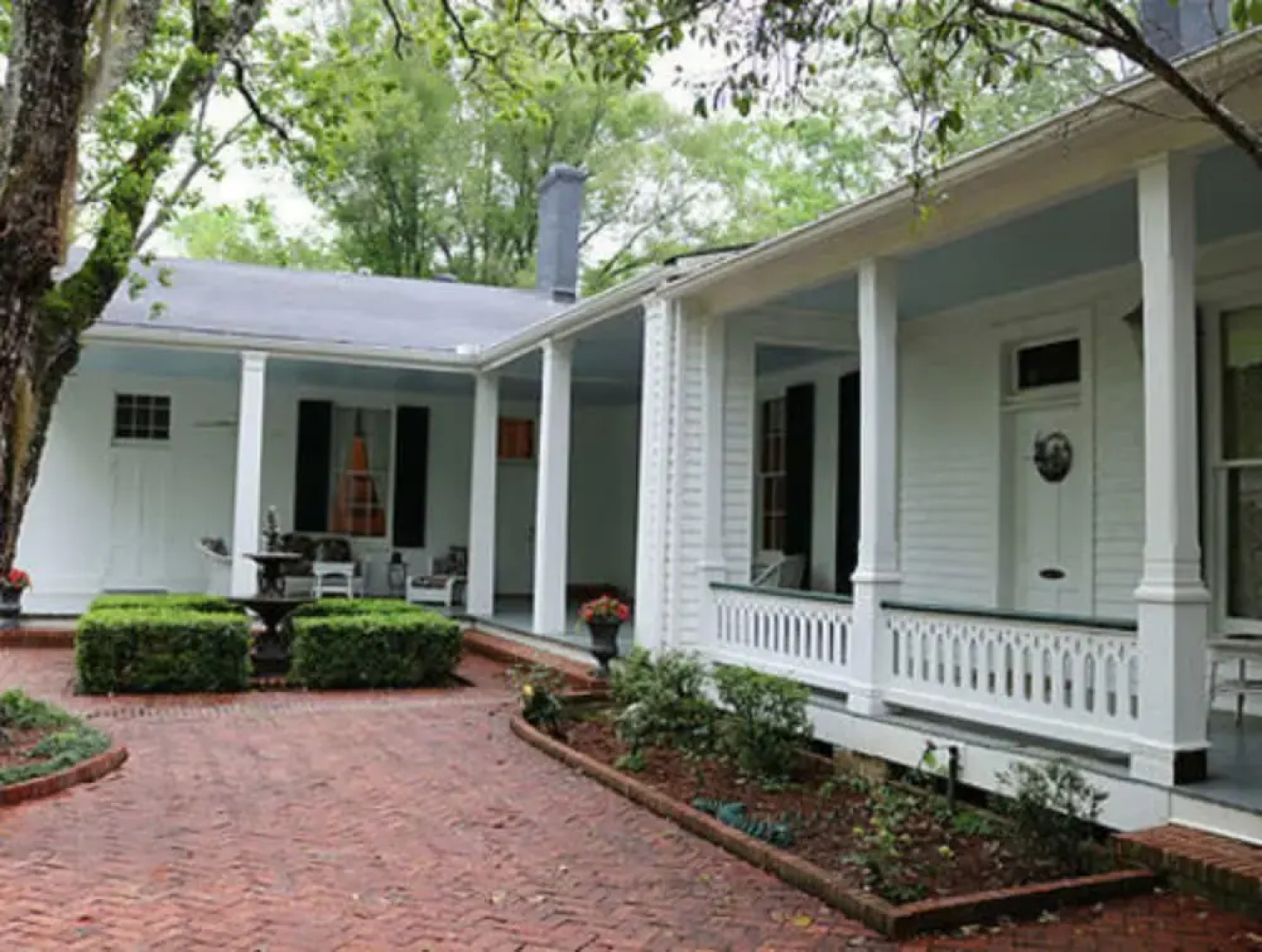 Collina Plantation Inn