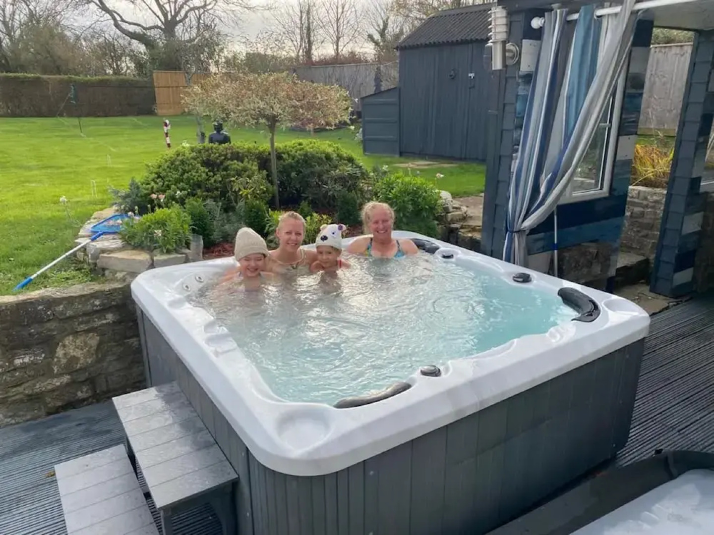 Bluebell House 5 Star Luxury 4 Bdrms and hot tub