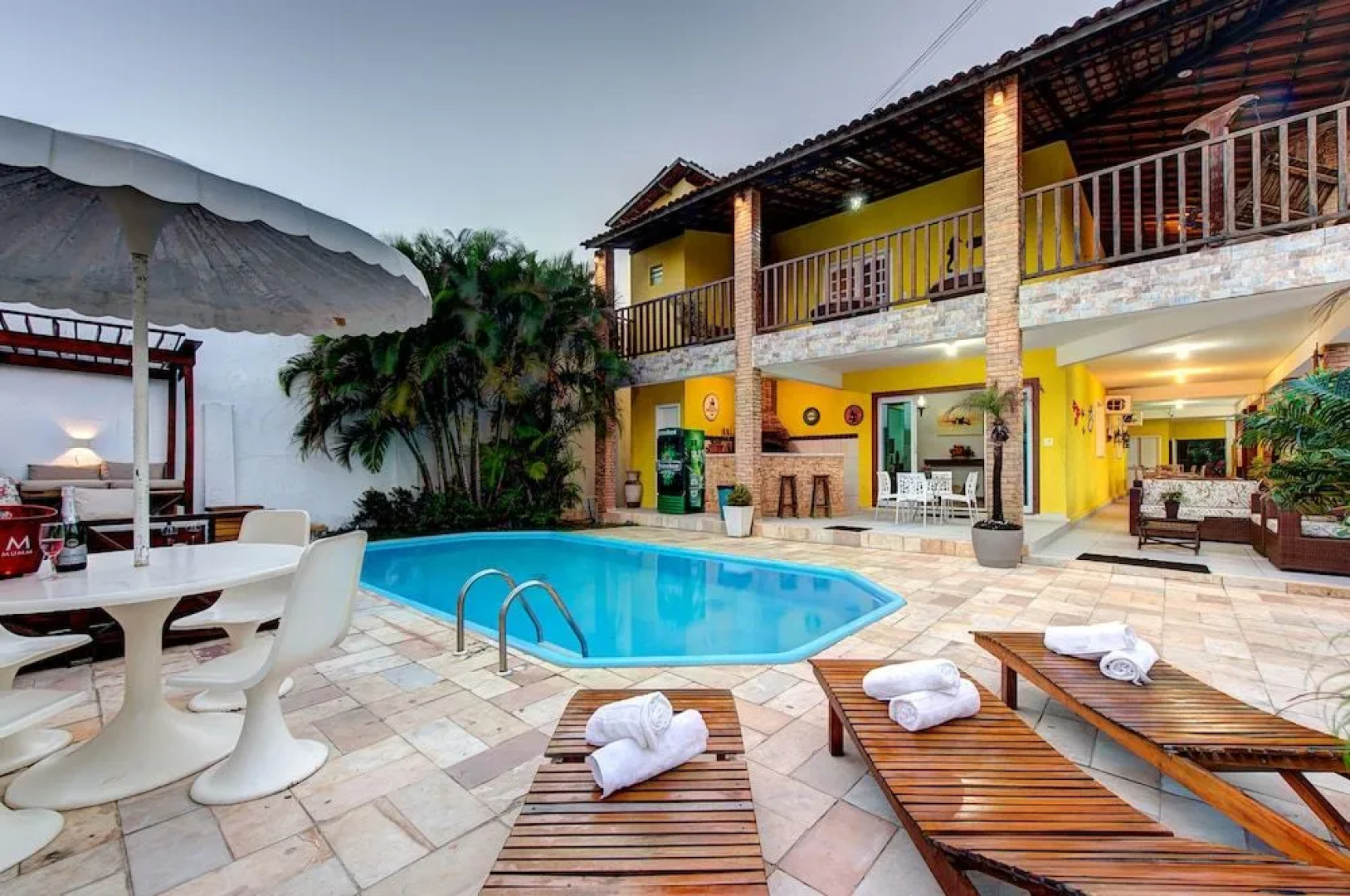 Casa amarela Porto das Dunas p Carpediem