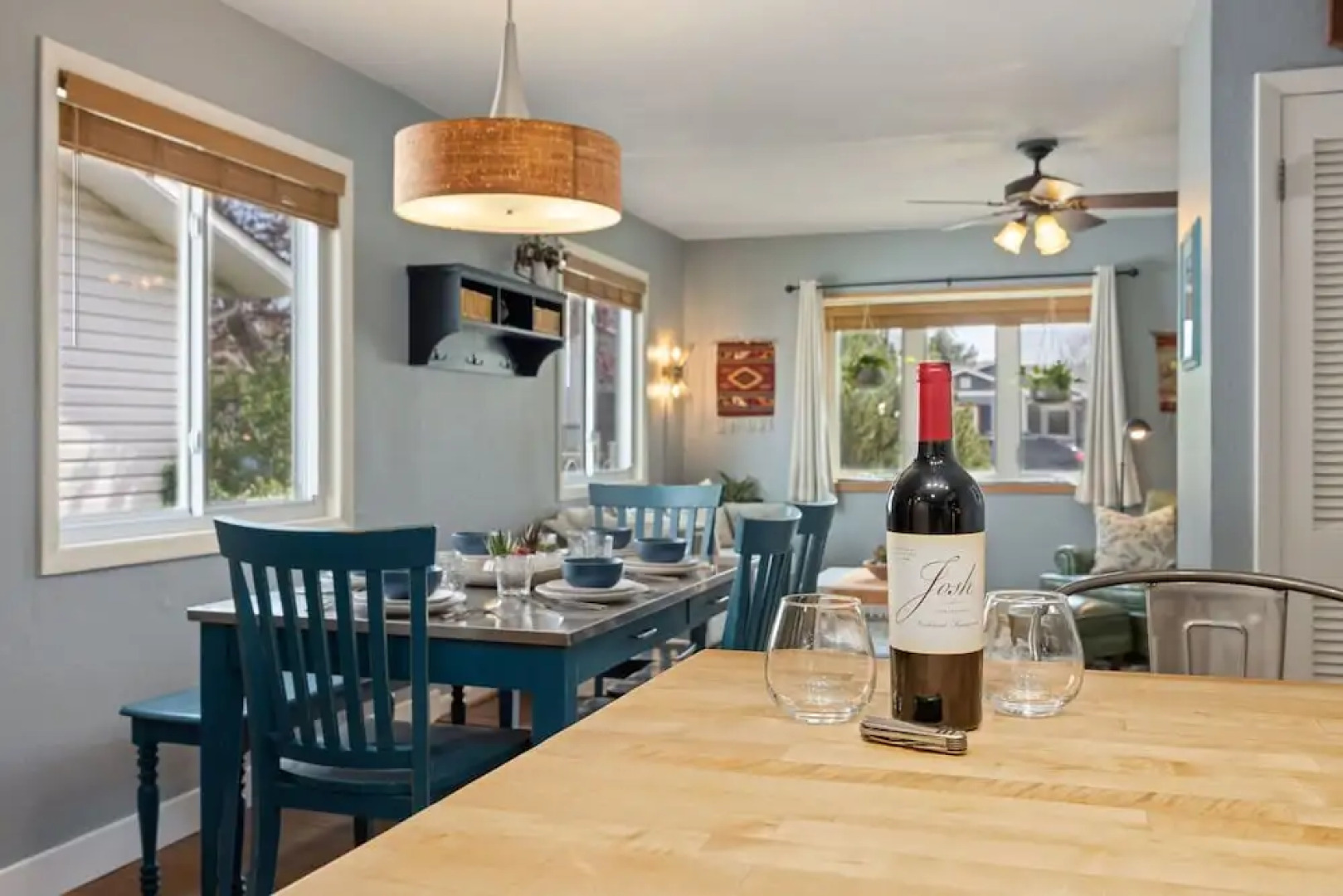 Cozy Mountain Retreat in Downtown With Hot Tub and Bikes