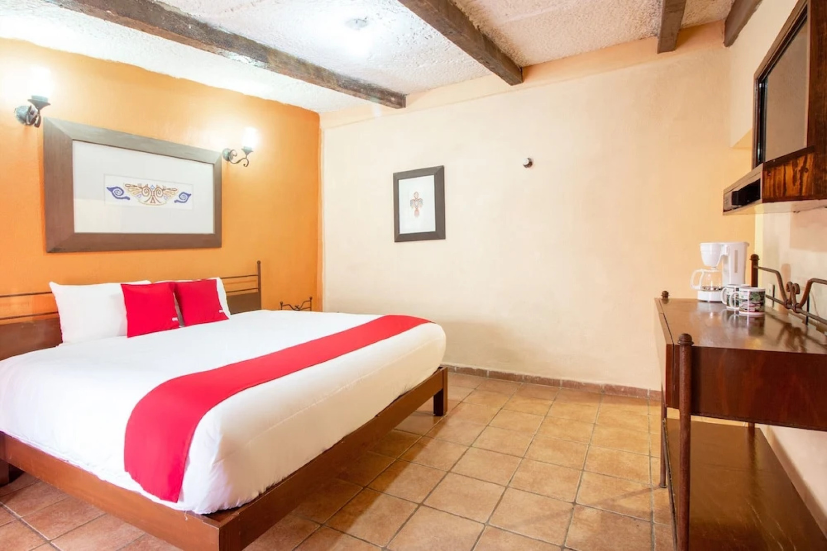 OYO Hotel D' Cervantes