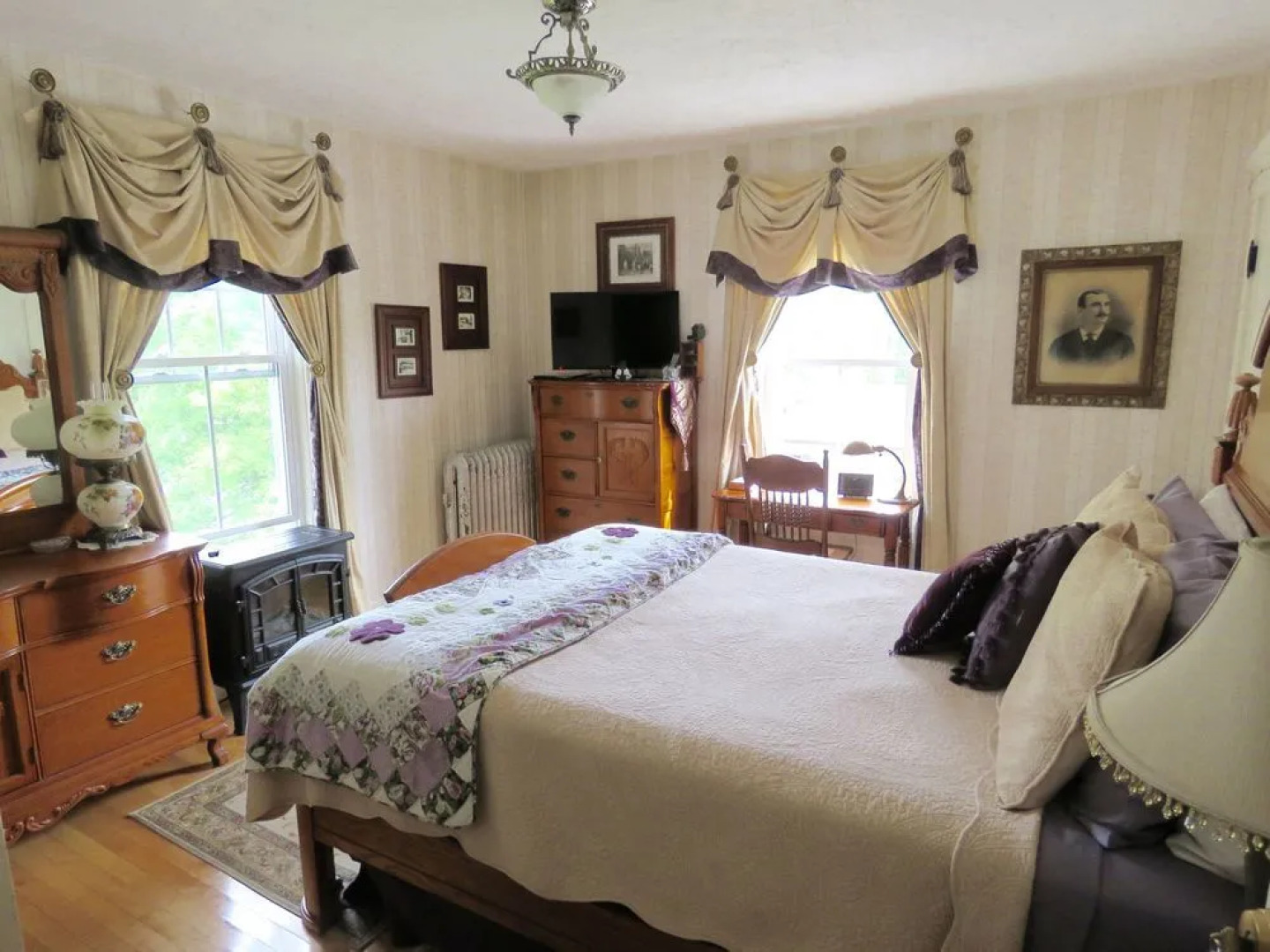 The Sleigh Maker Inn Bed and Breakfast