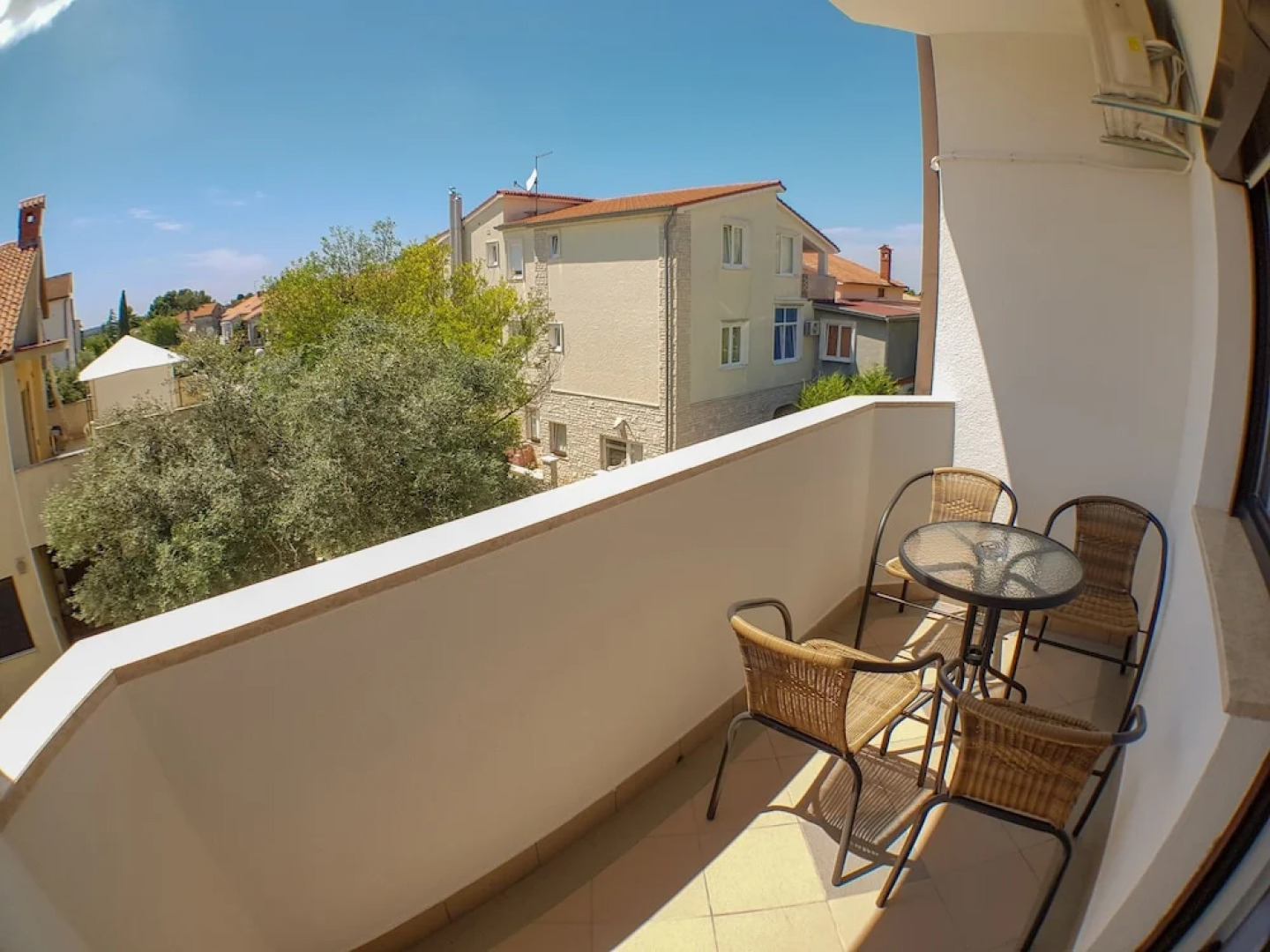 BAGI Apartments & Rooms