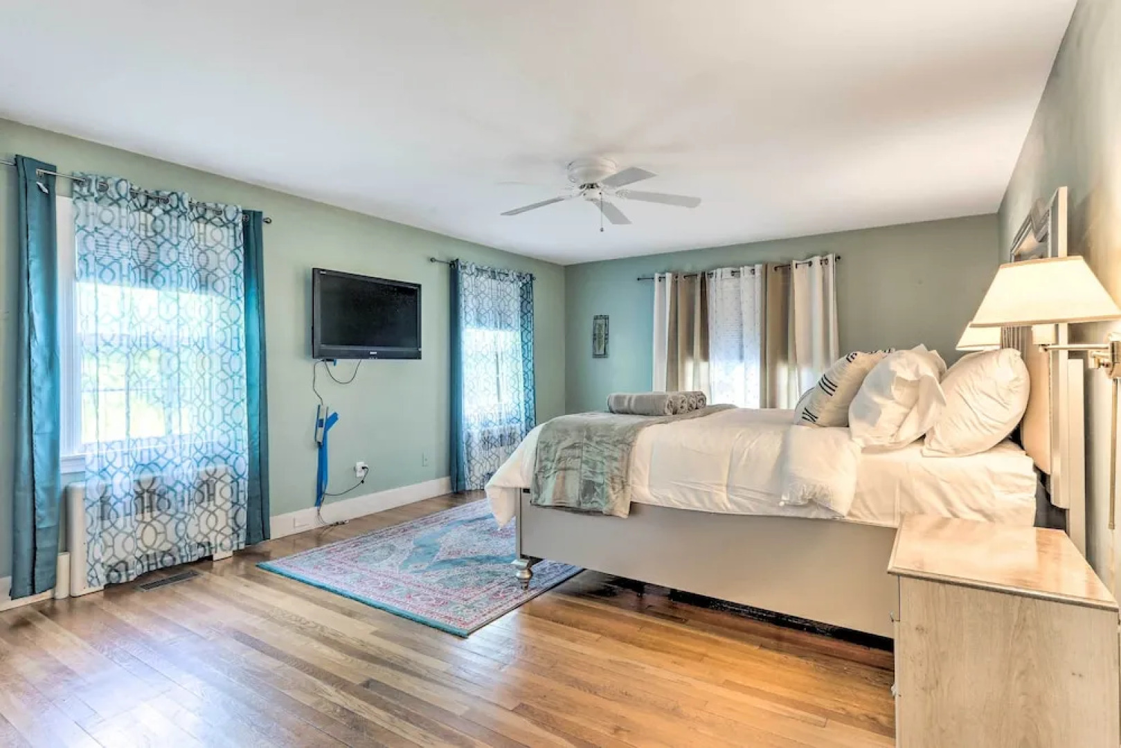 Grand Worcester Getaway w/ Large Private Yard!