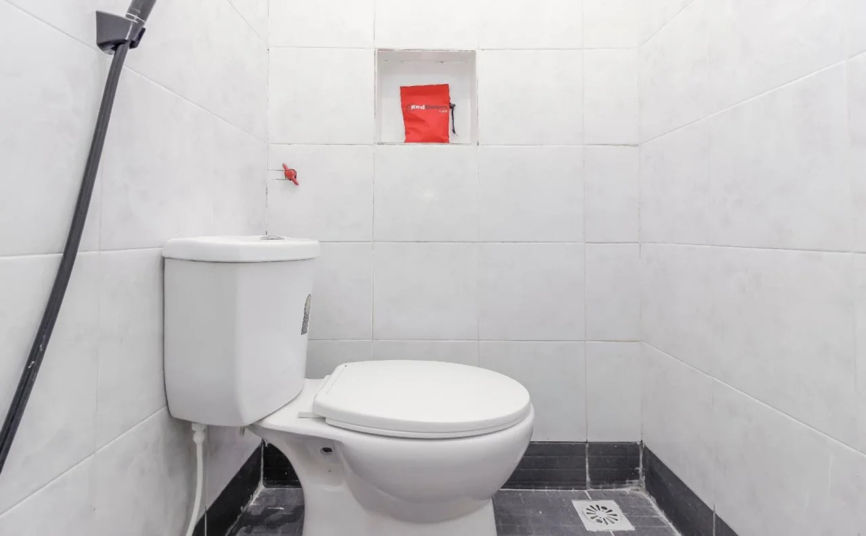 RedDoorz near Margo City