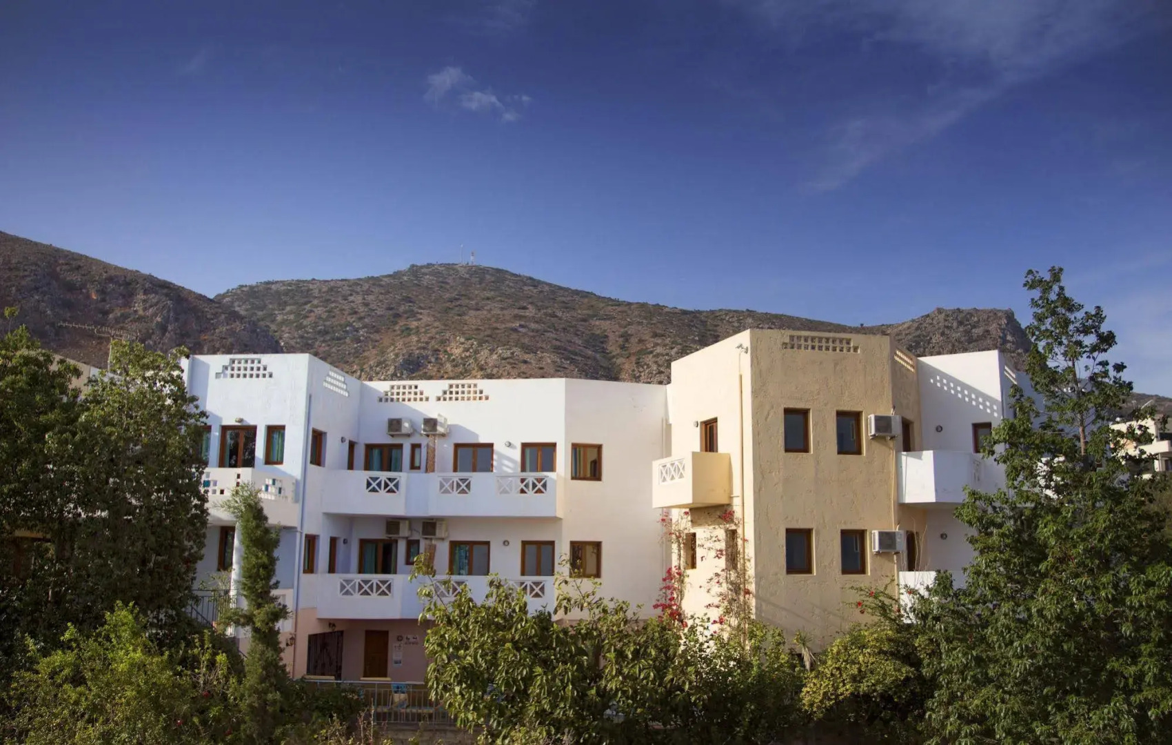 Romantica Hotel Apartments