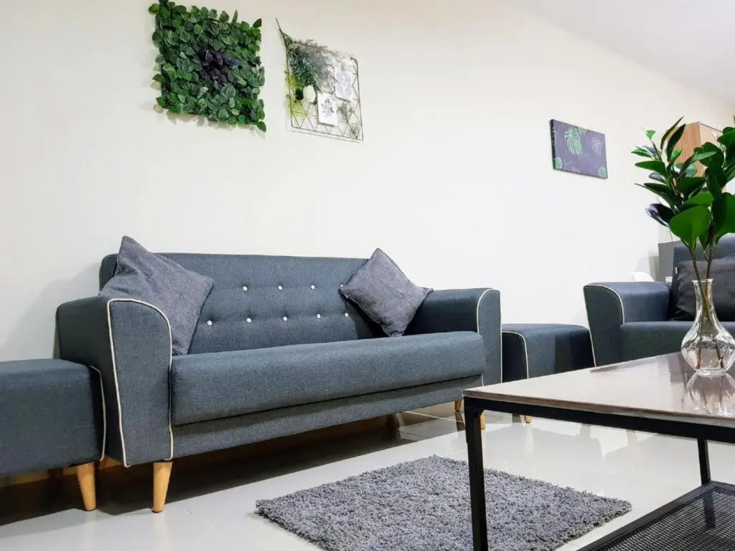 Puchong Setiawalk 8-12 pax 5min LRT Cozy Apartment
