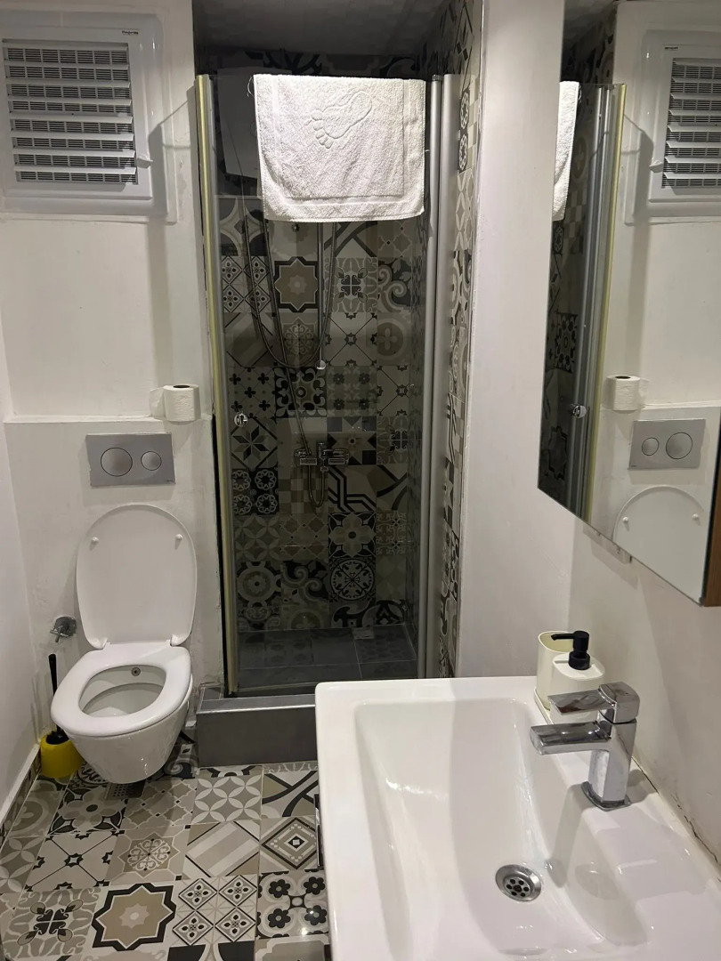 The Nar Suit & Apart