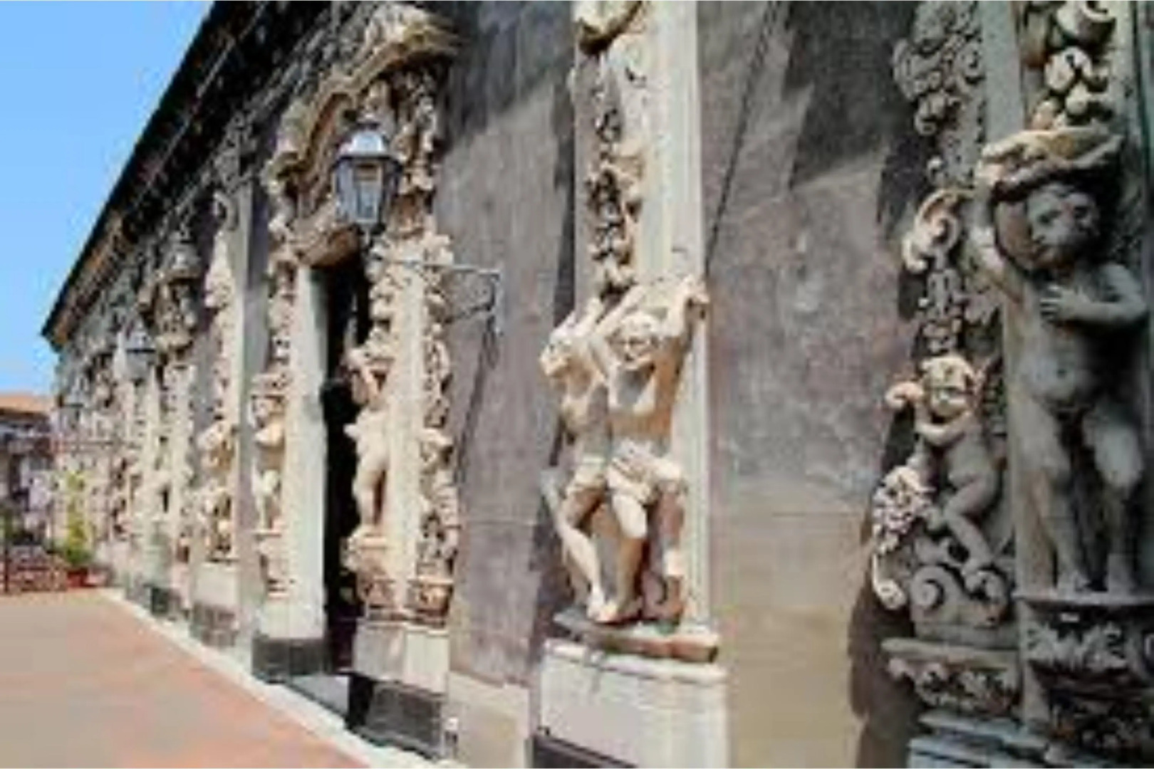 Palazzo dei Delfini 3