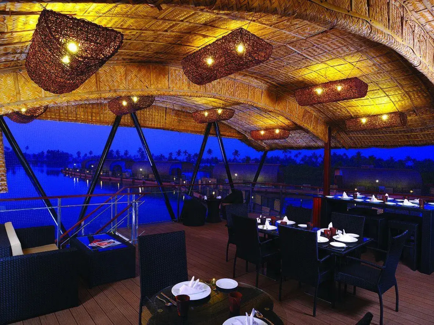 Aquatic Island by Poppys, Cochin