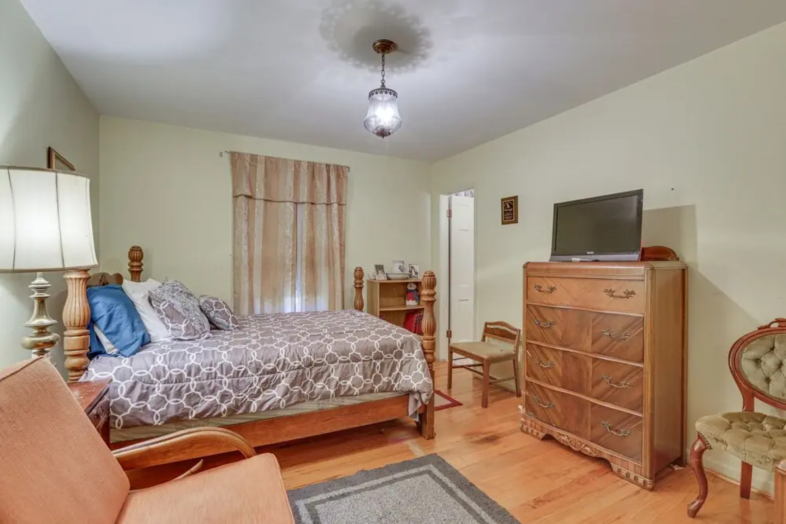 Rustic Thomasville Home w/ Deck: 2 Mi to Downtown!