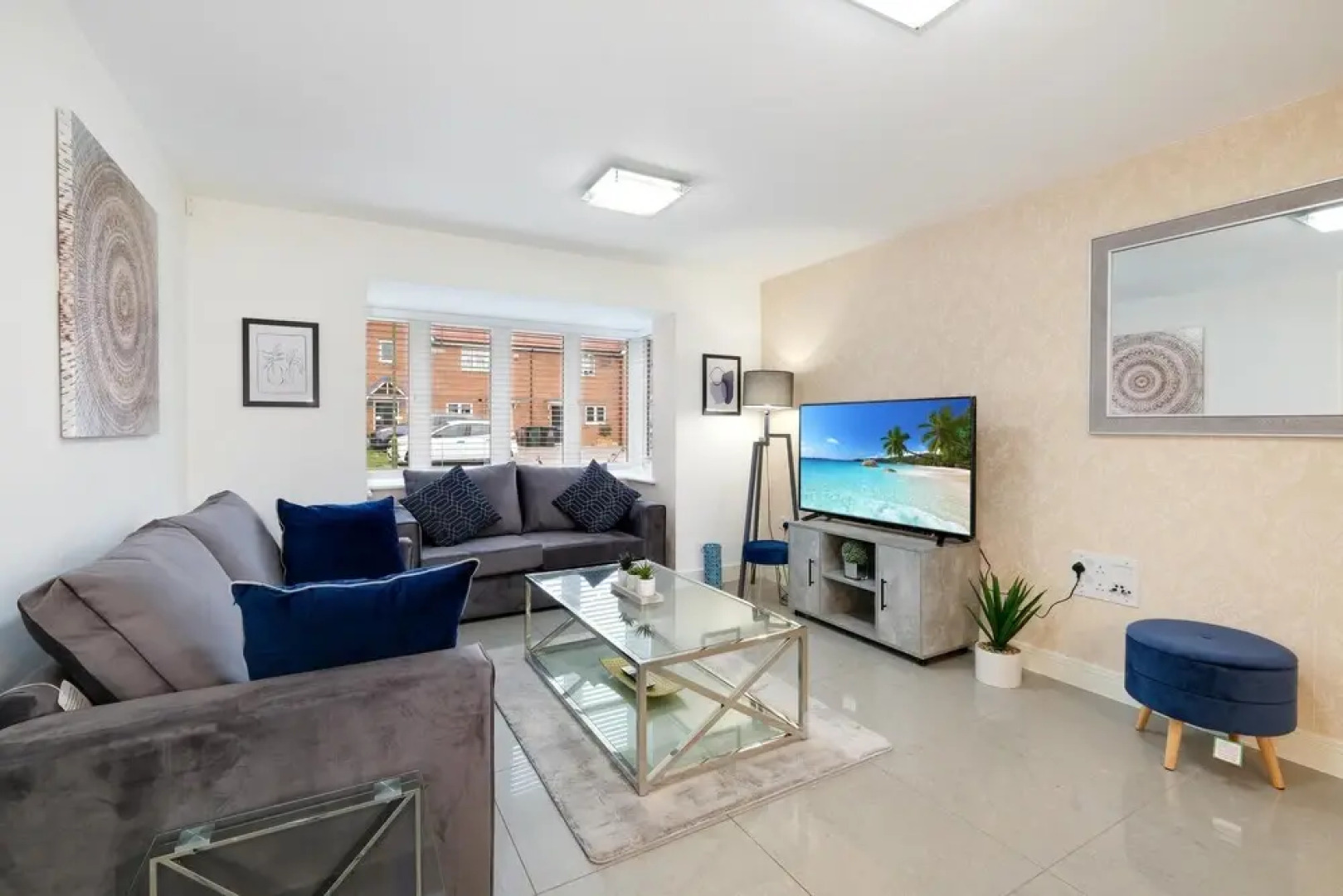 Luxury 5 bedroom Serviced Hse Leavesden