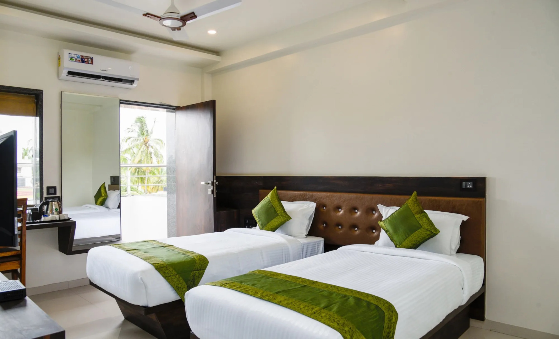 Treebo Malhaar Regency